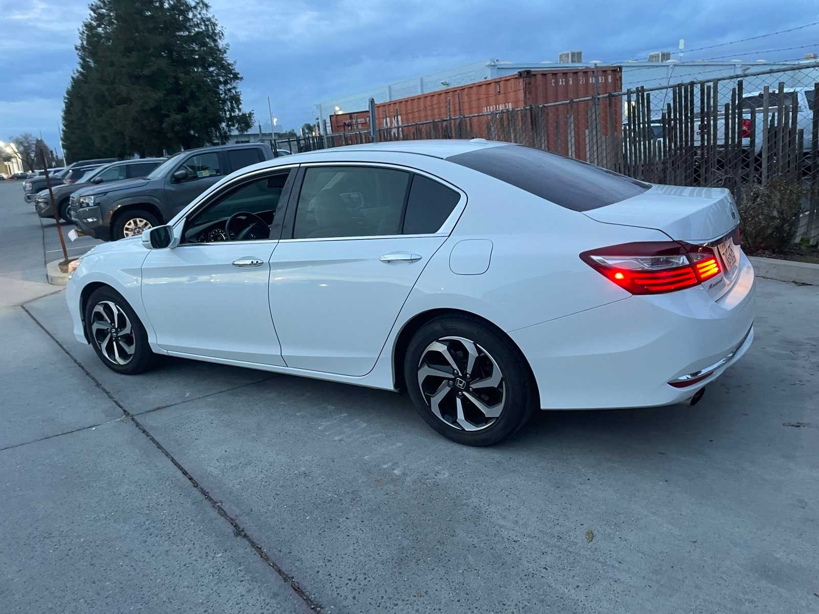 2016 Honda Accord EX-L 10