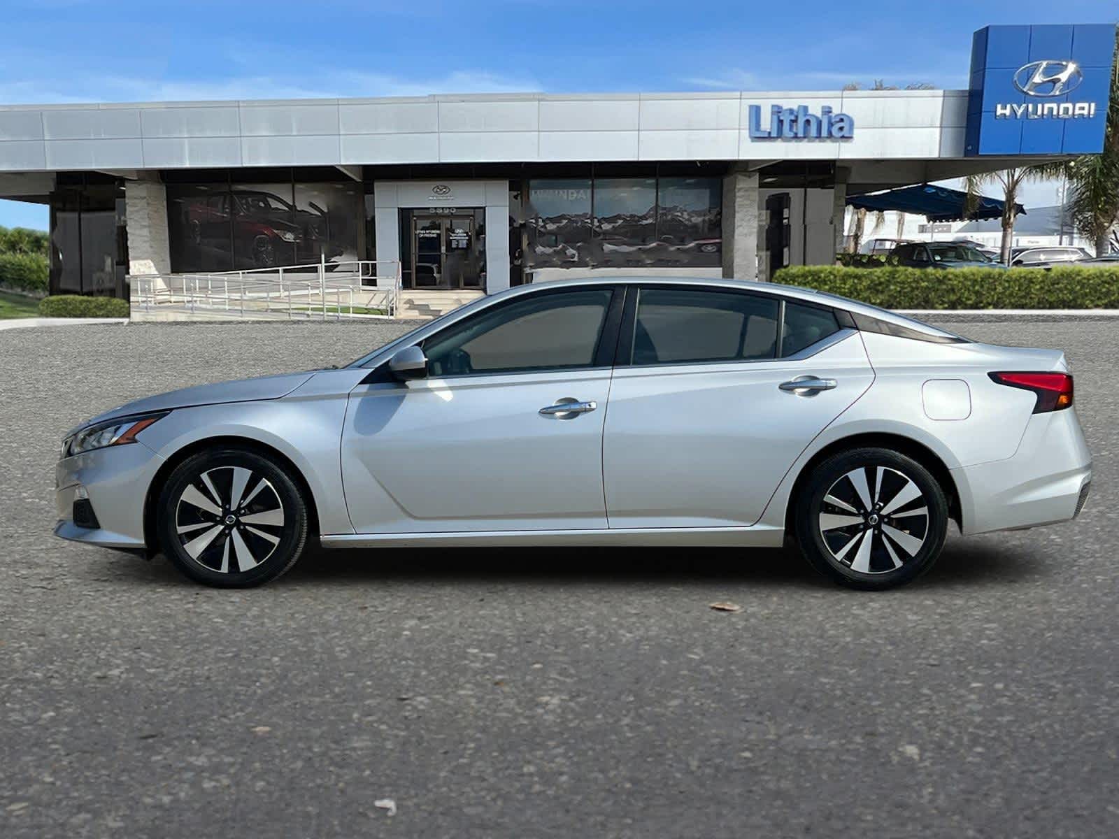 2022 Nissan Altima 2.5 SV 5