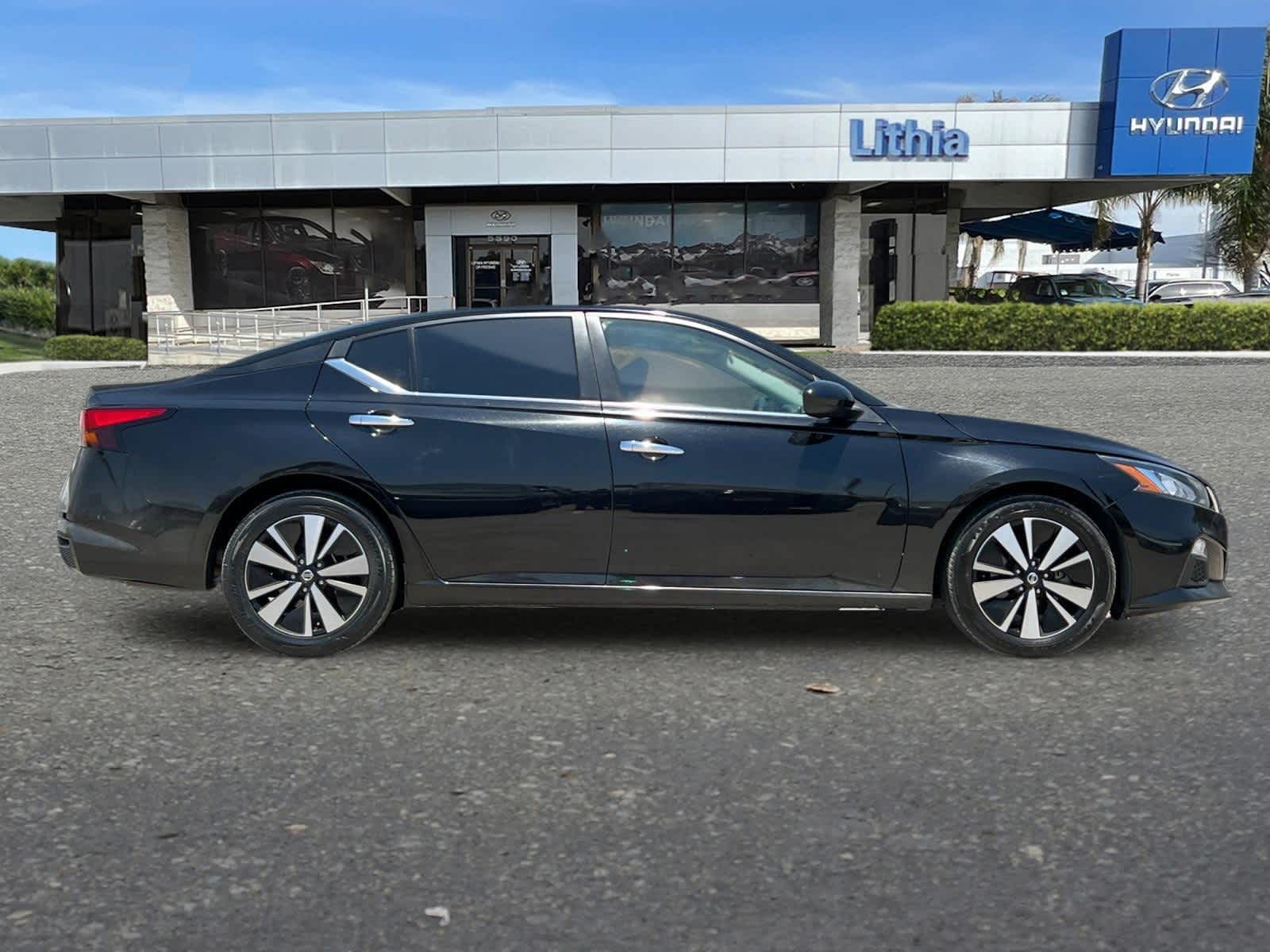 2021 Nissan Altima 2.5 SV 8