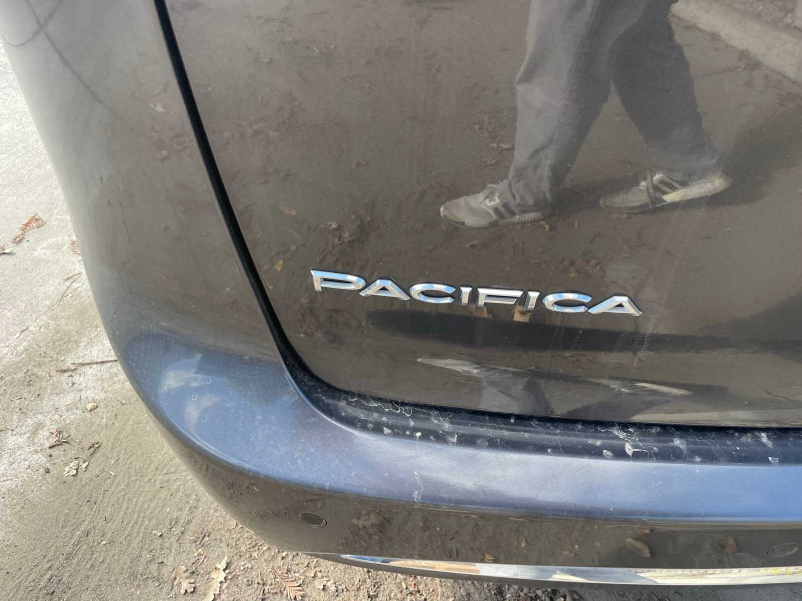 2019 Chrysler Pacifica Touring L 19