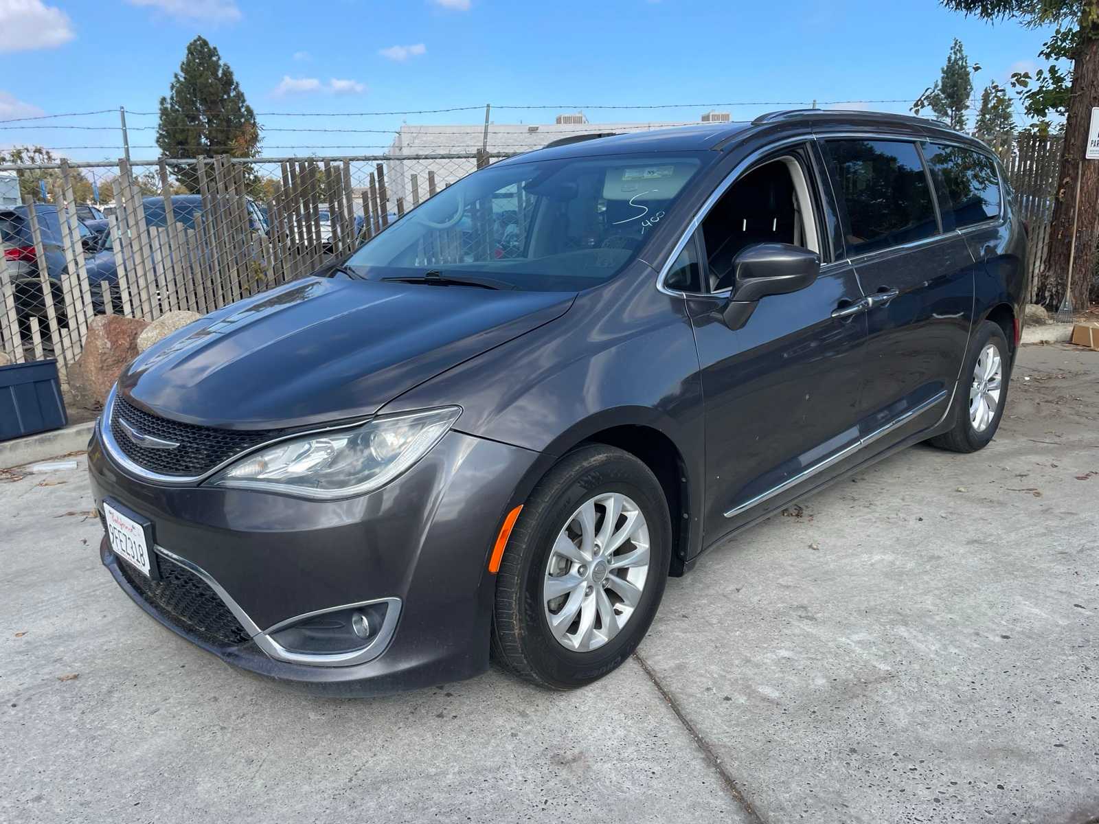 2019 Chrysler Pacifica Touring L 2