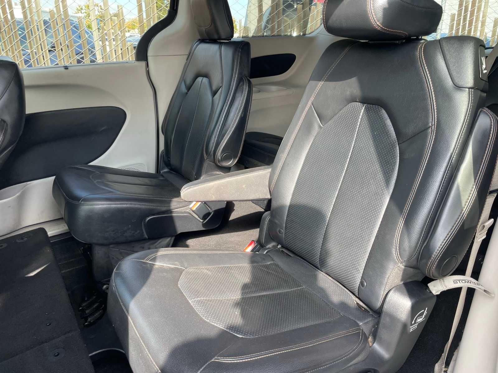 2019 Chrysler Pacifica Touring L 21