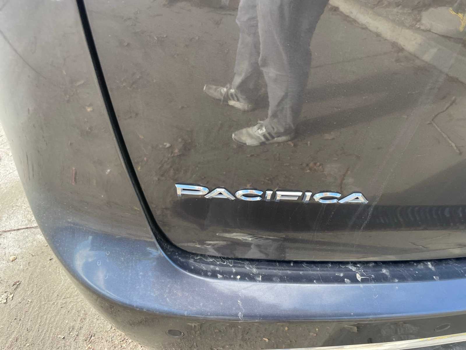 2019 Chrysler Pacifica Touring L 18