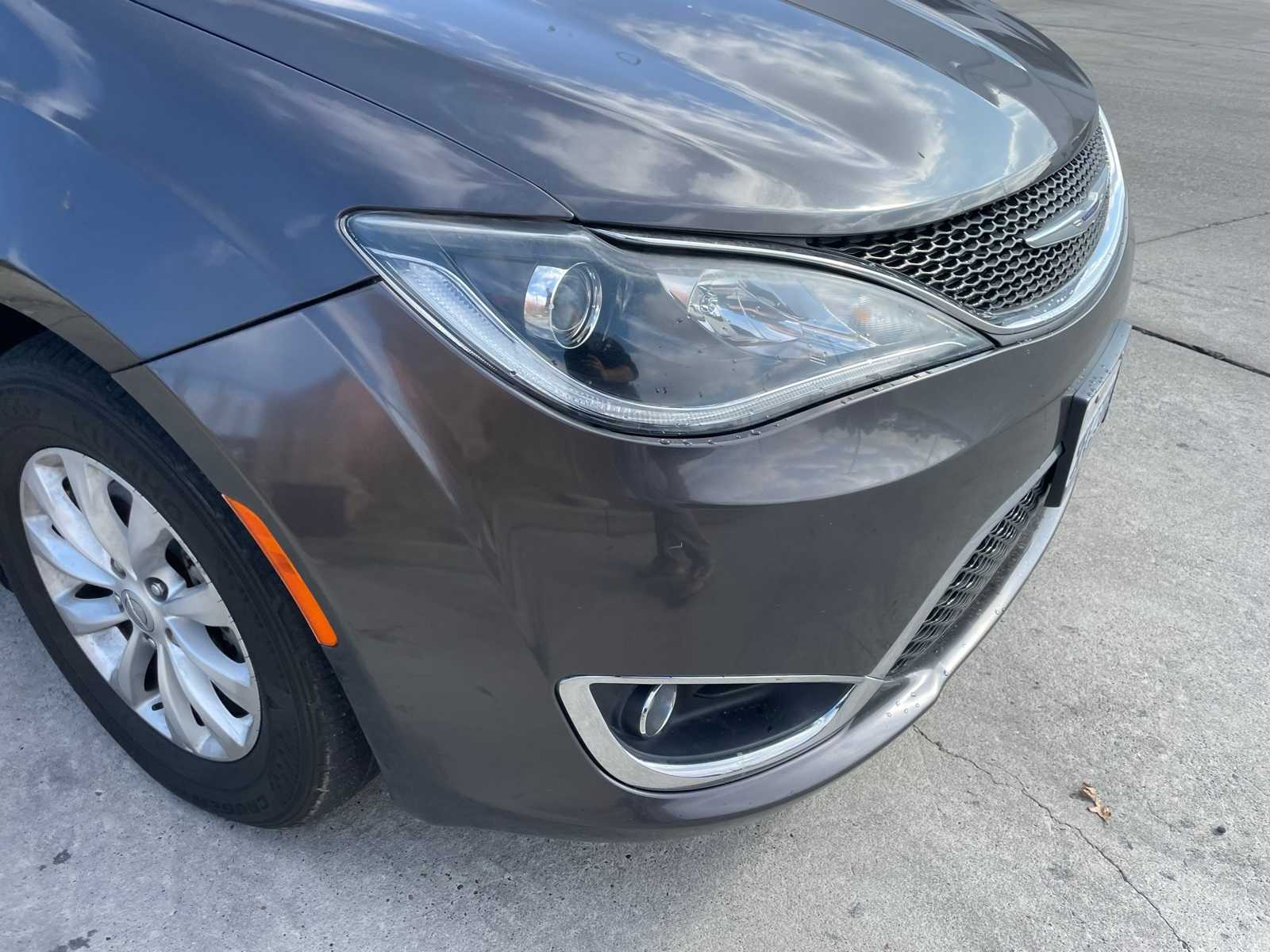 2019 Chrysler Pacifica Touring L 13