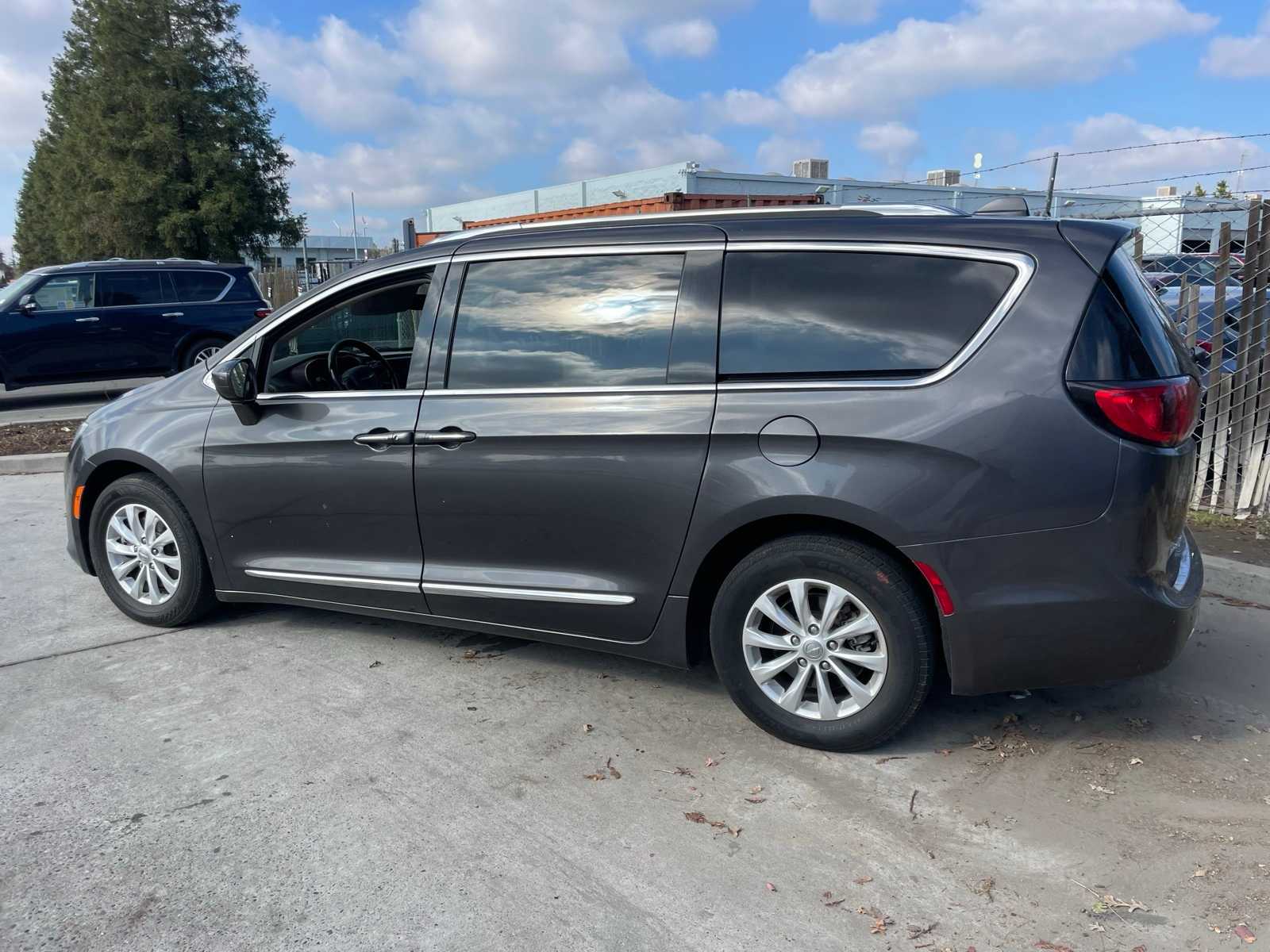 2019 Chrysler Pacifica Touring L 8