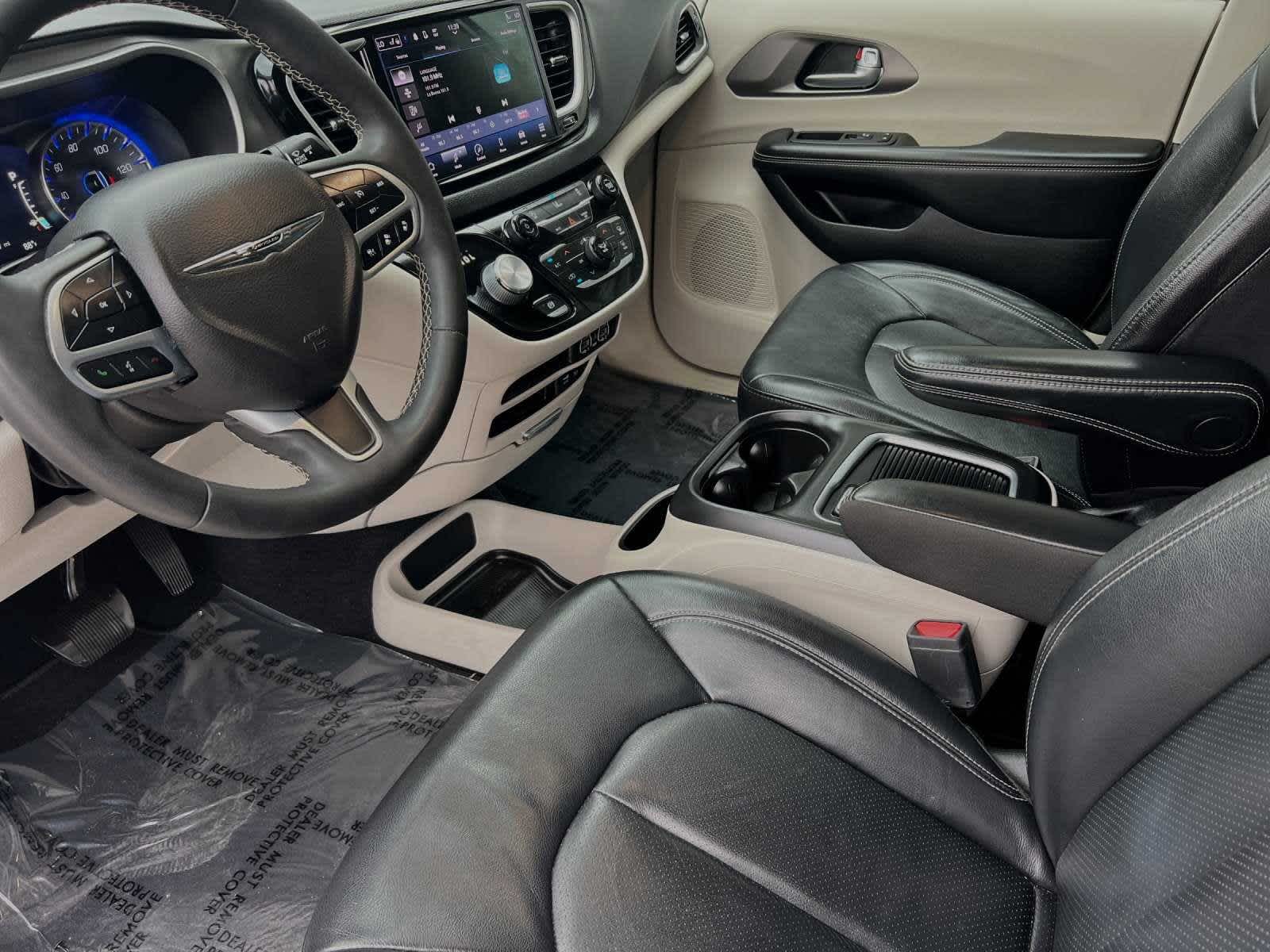 2022 Chrysler Pacifica Touring L 11