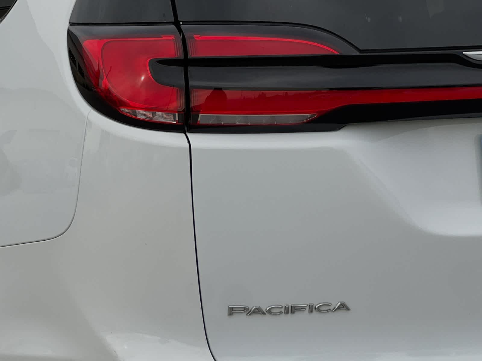 2022 Chrysler Pacifica Touring L 28