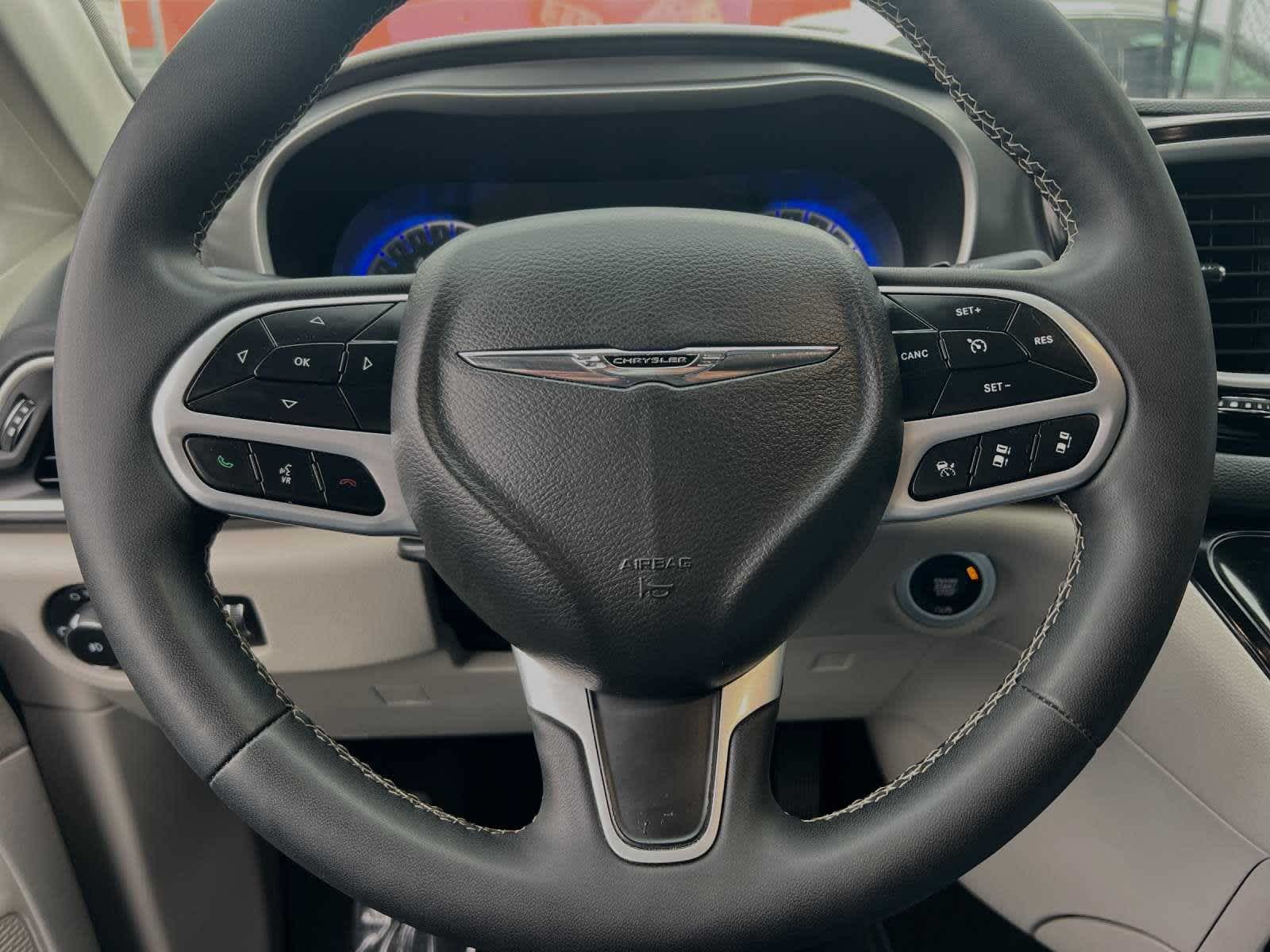 2022 Chrysler Pacifica Touring L 24