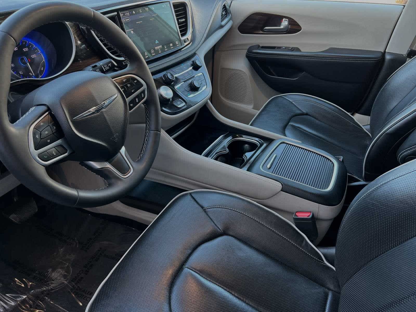 2023 Chrysler Pacifica Limited 11