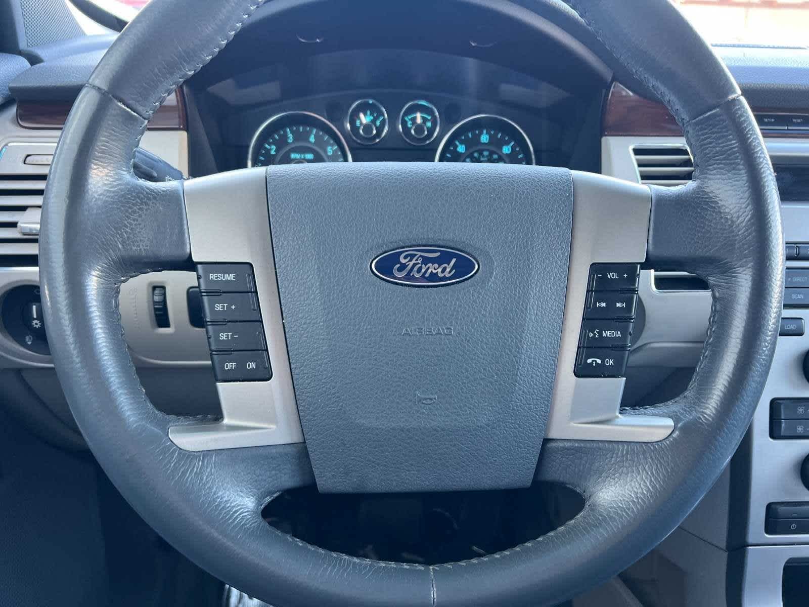 2009 Ford Flex SEL 23