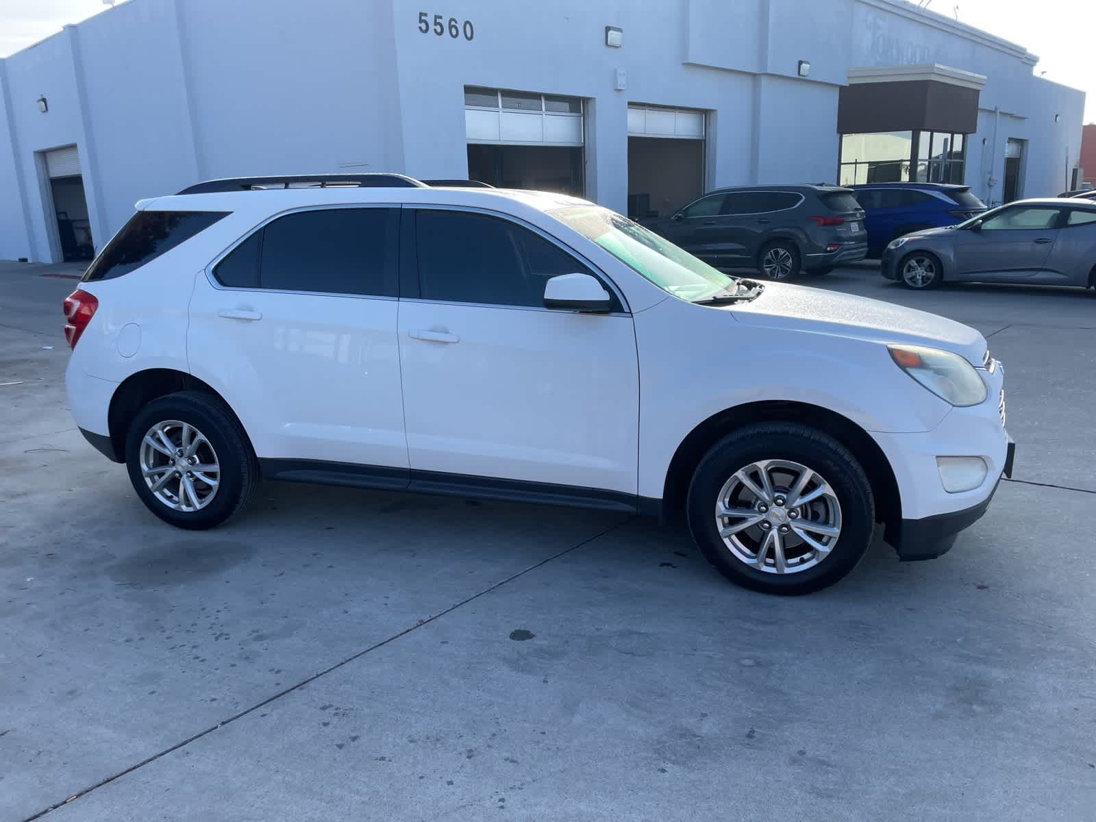 2017 Chevrolet Equinox LT 2