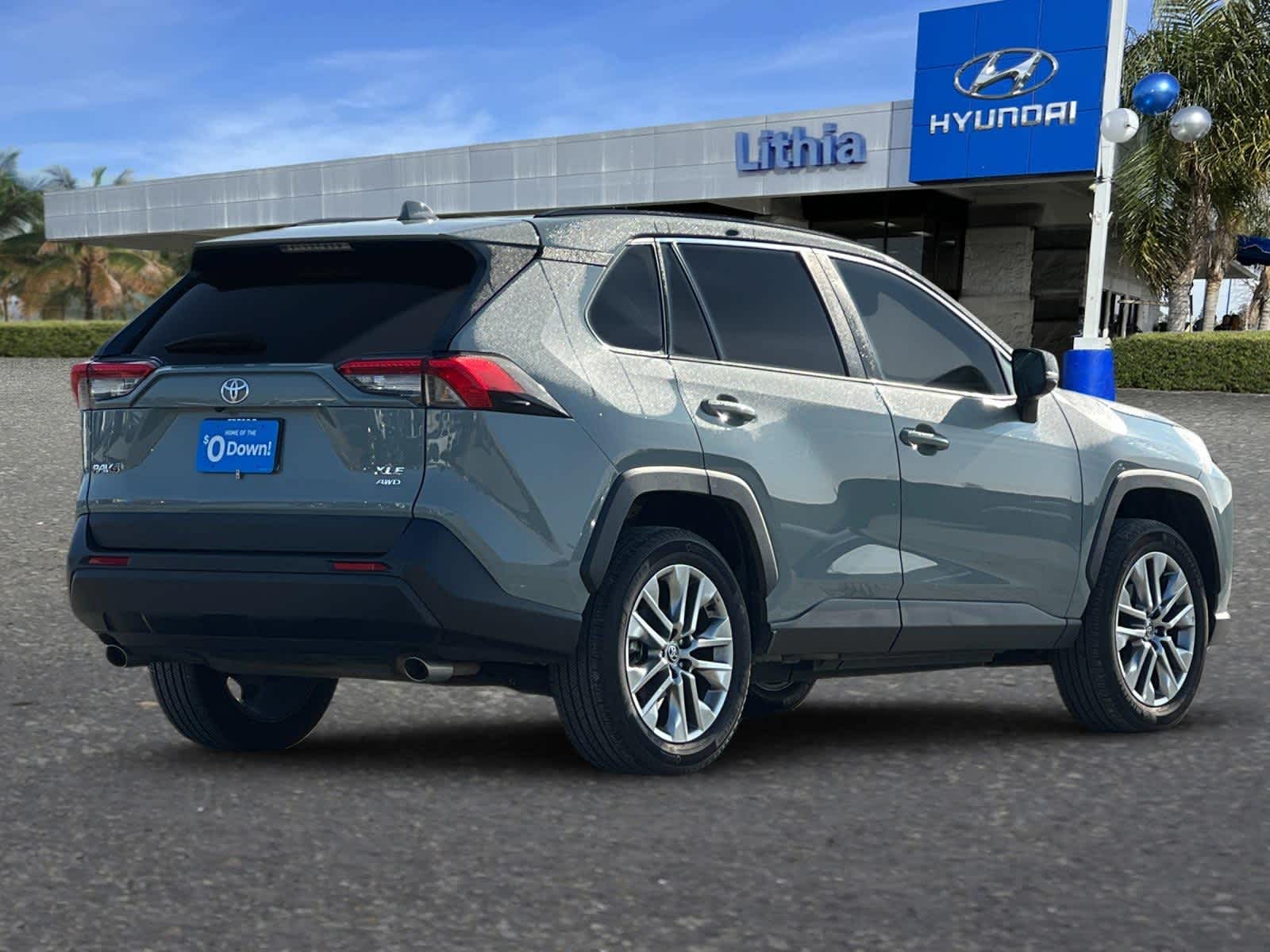 2023 Toyota RAV4 XLE Premium 2