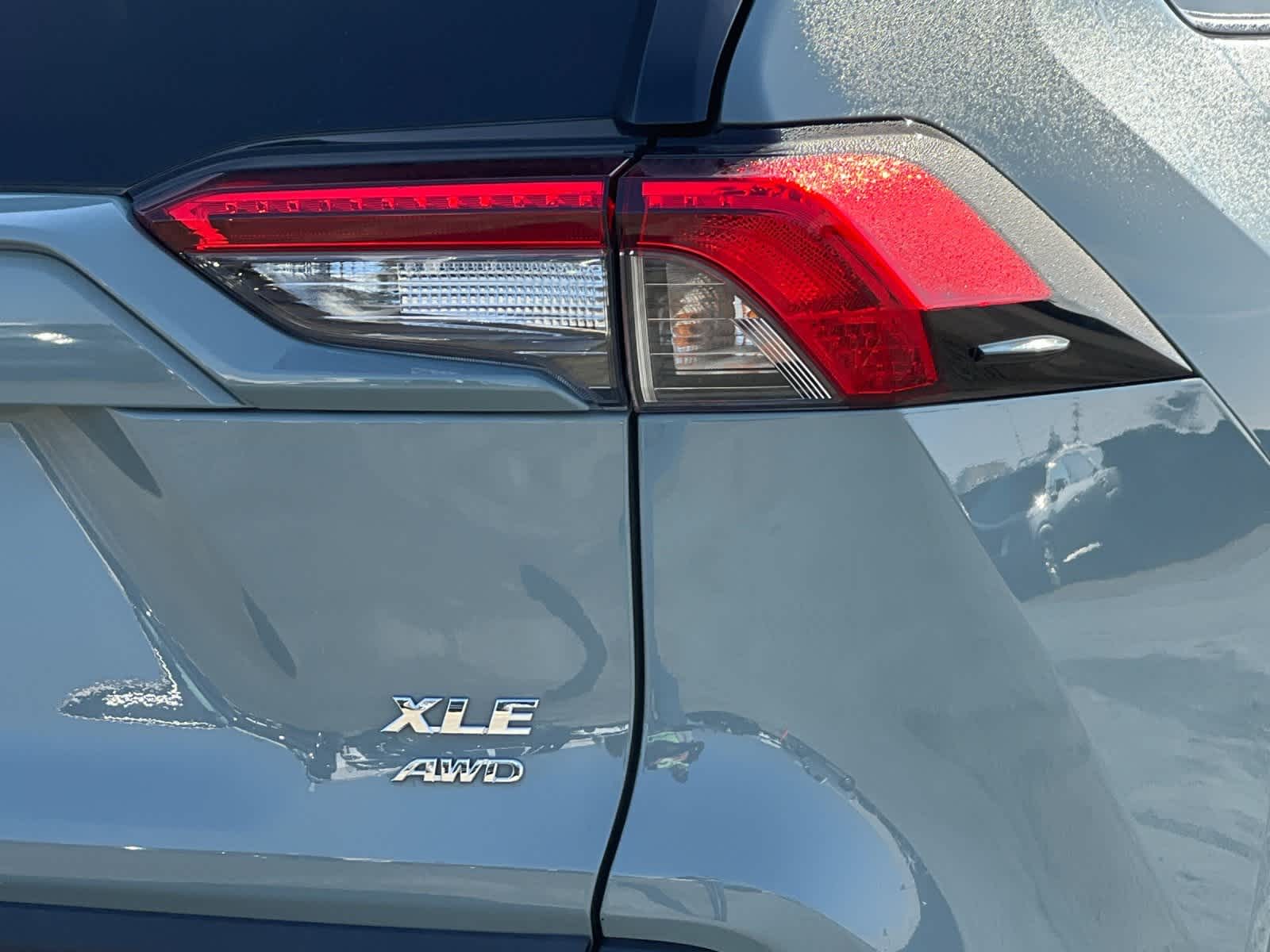 2023 Toyota RAV4 XLE Premium 27