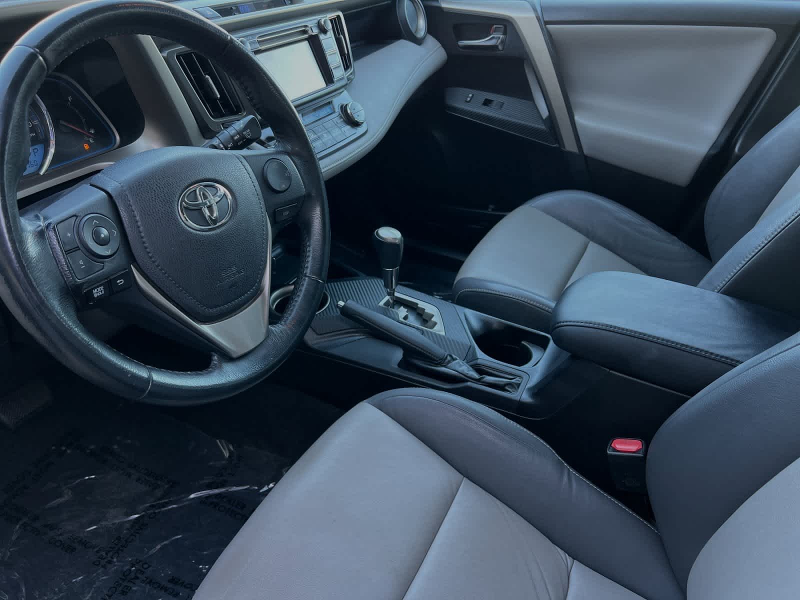 2015 Toyota RAV4 Limited 11