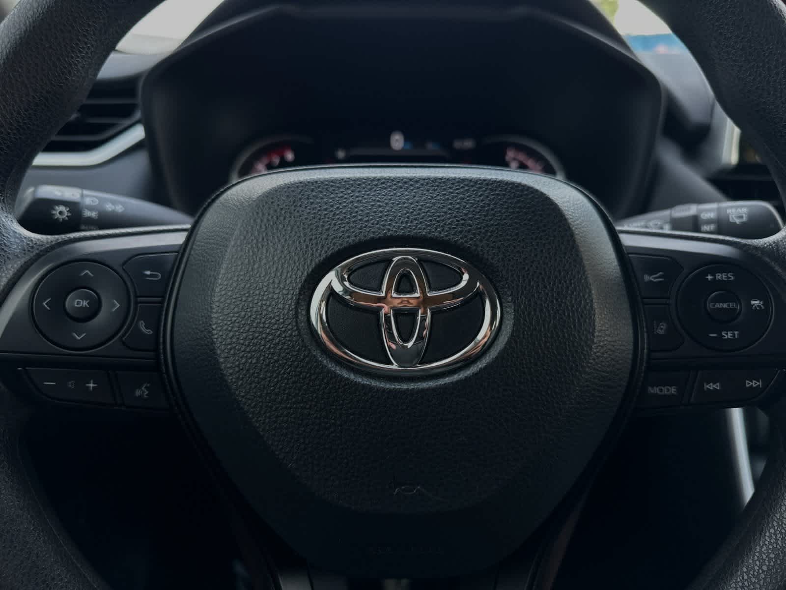 2023 Toyota RAV4 XLE 22