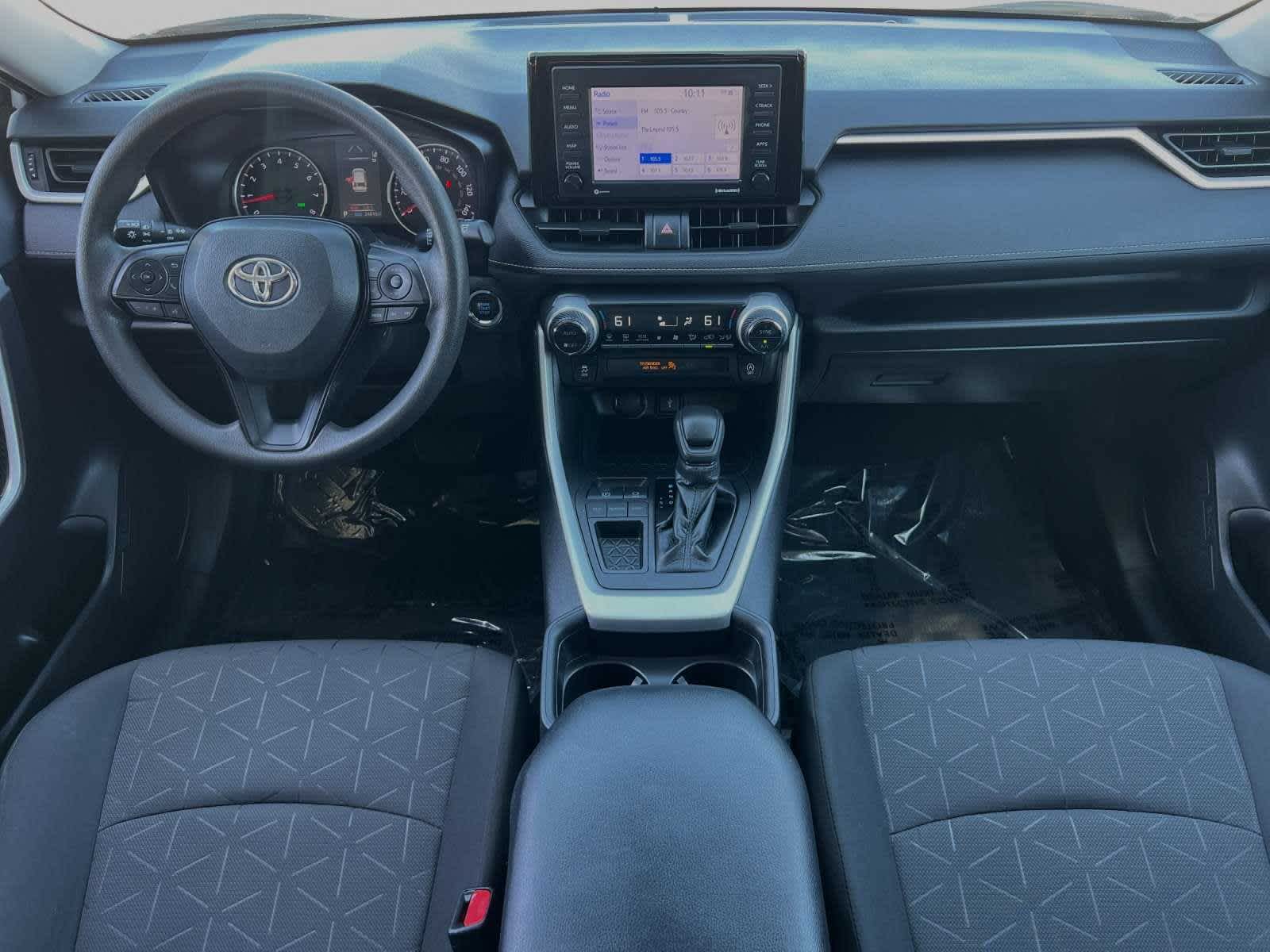 2021 Toyota RAV4 XLE 3