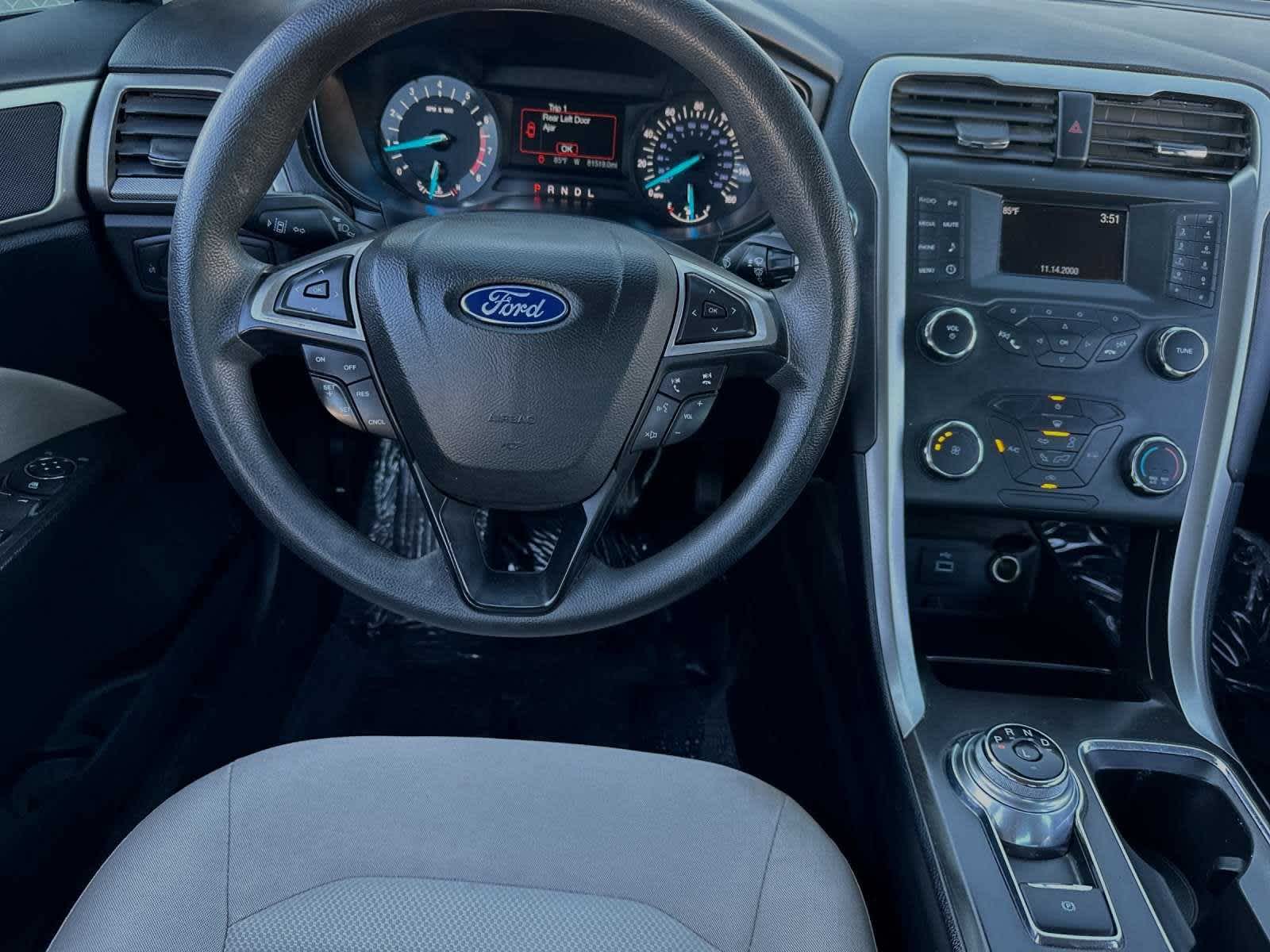 2019 Ford Fusion S 14