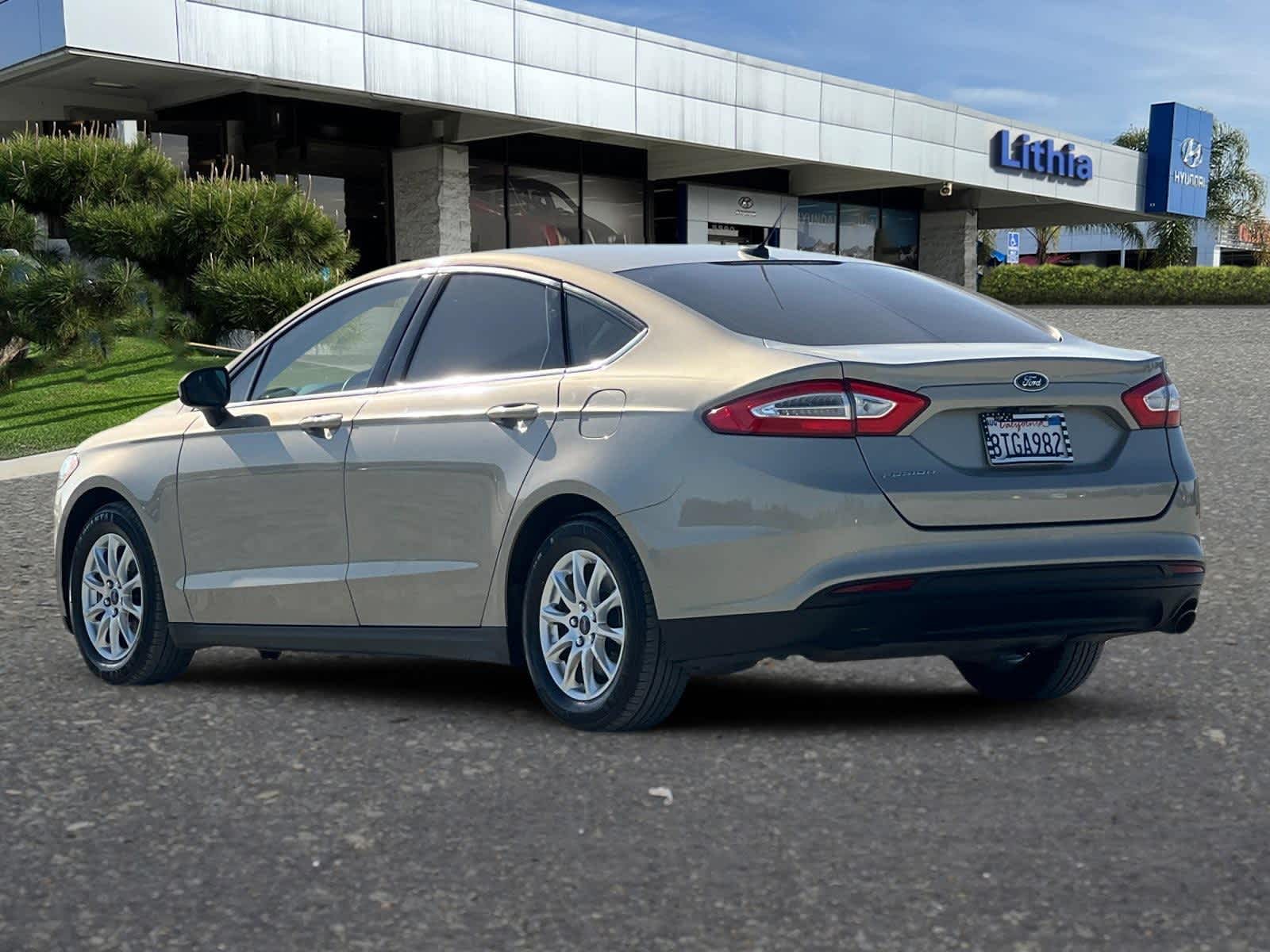 2015 Ford Fusion S 6