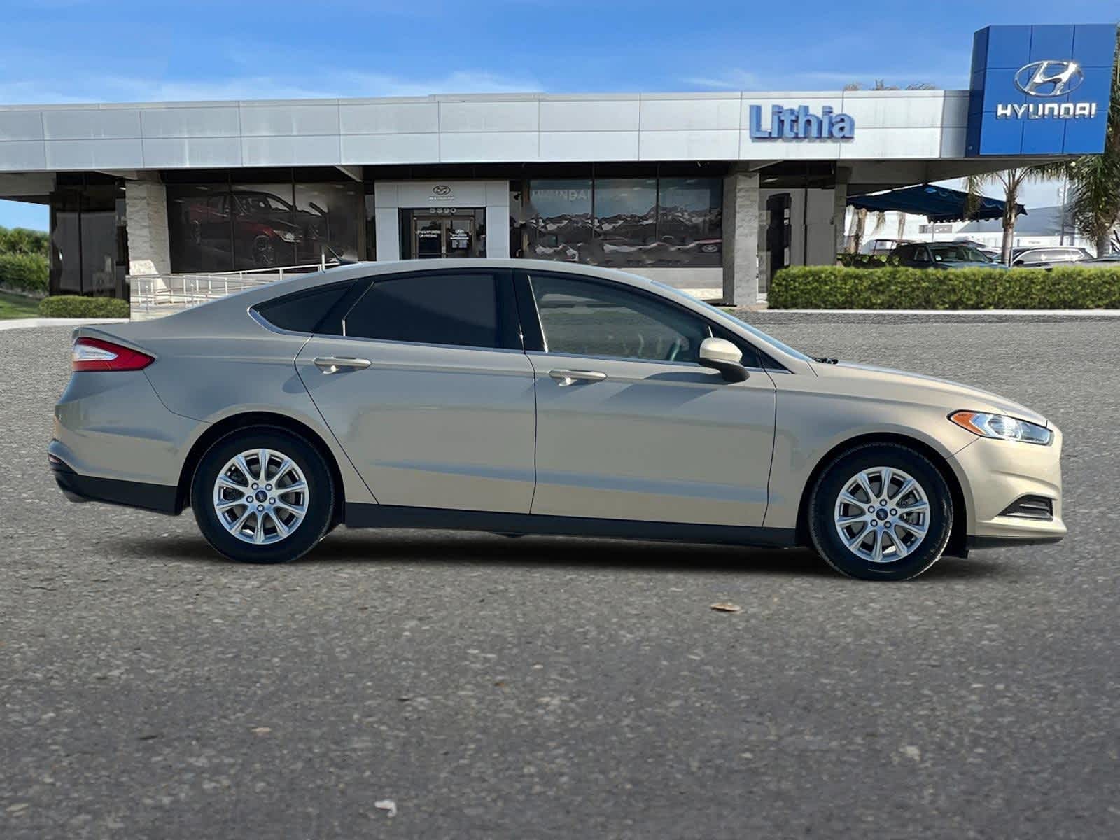 2015 Ford Fusion S 8