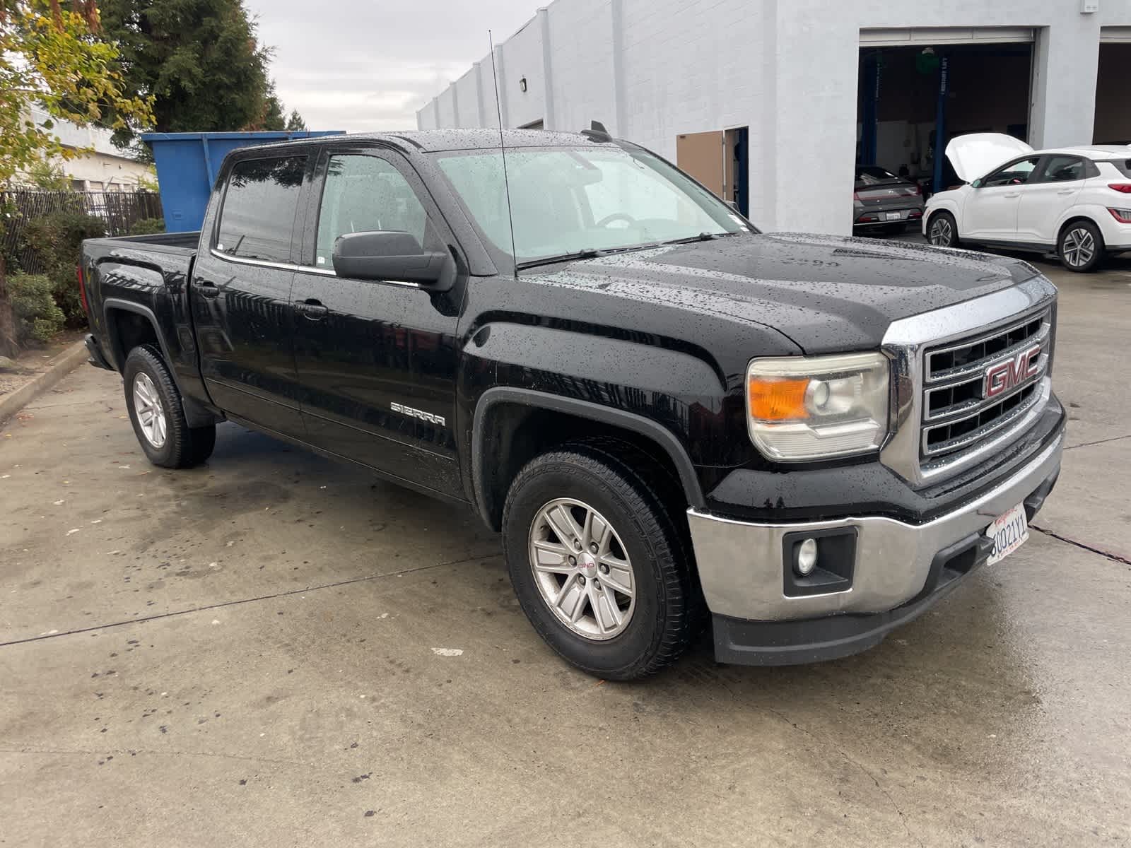 2015 GMC Sierra 1500 SLE 2WD Crew Cab 143.5 4