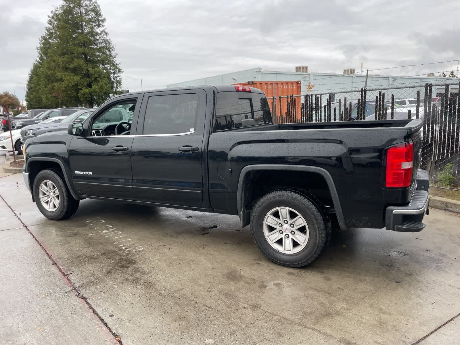 2015 GMC Sierra 1500 SLE 2WD Crew Cab 143.5 6