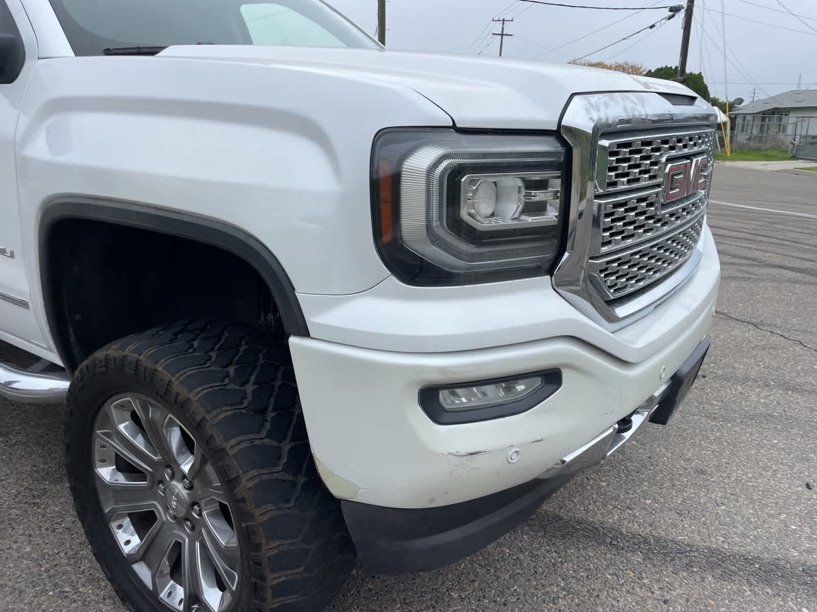 2017 GMC Sierra 1500 Denali 4WD Crew Cab 143.5 14