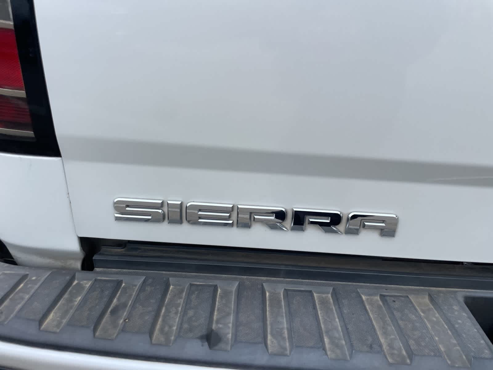 2017 GMC Sierra 1500 Denali 4WD Crew Cab 143.5 21