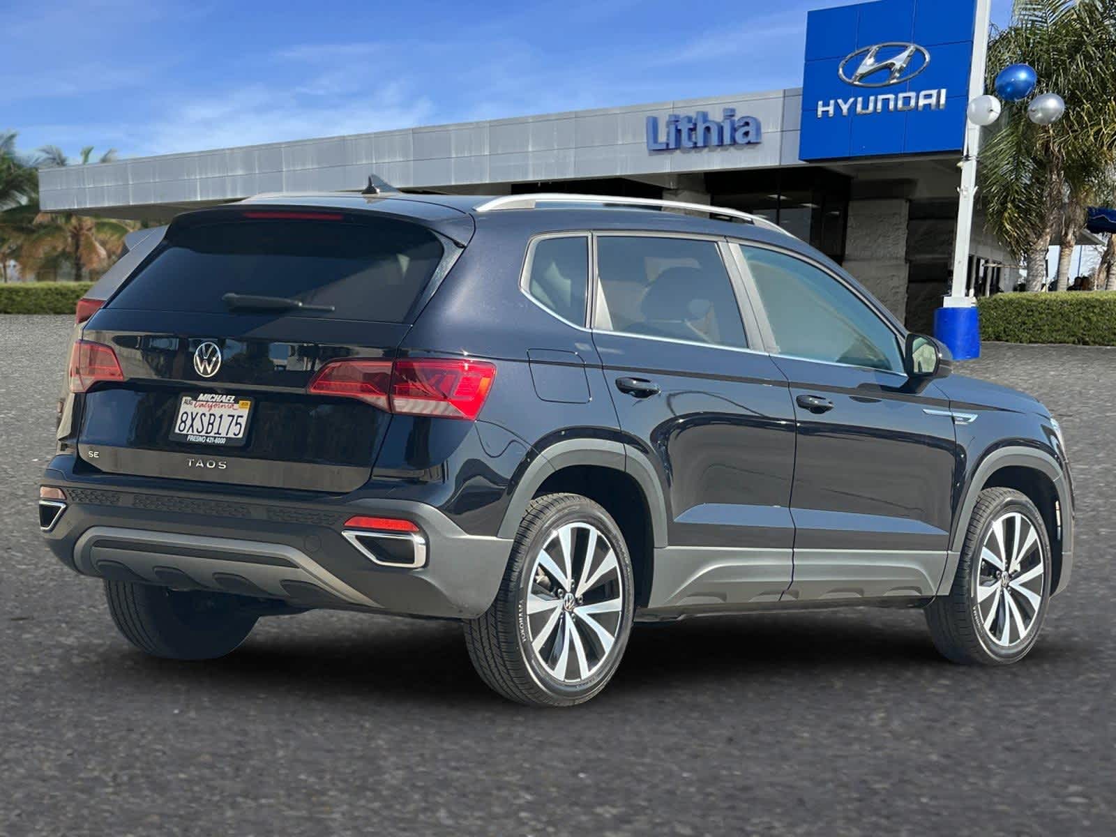 2022 Volkswagen Taos SE 2