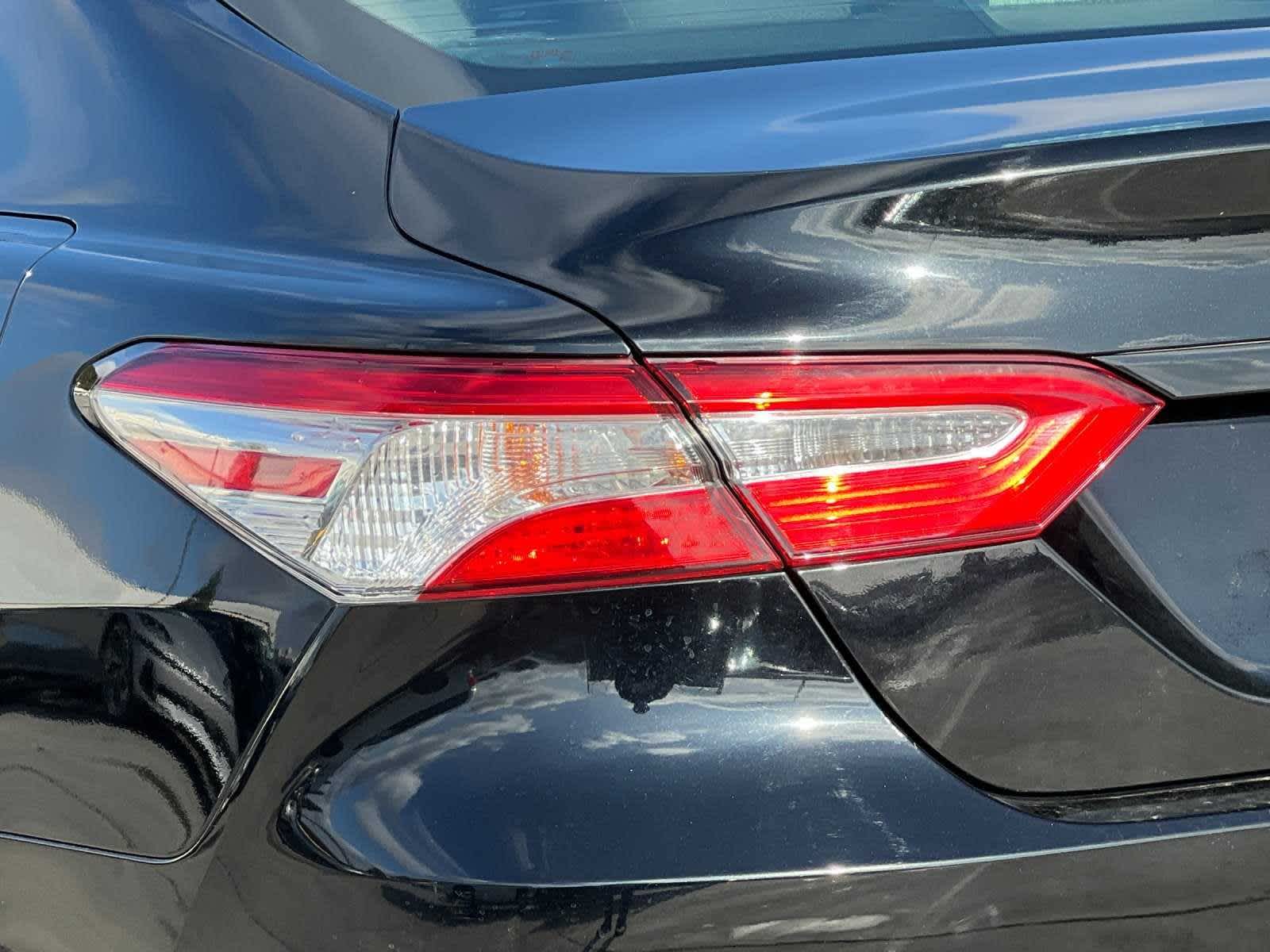 2018 Toyota Camry LE 24