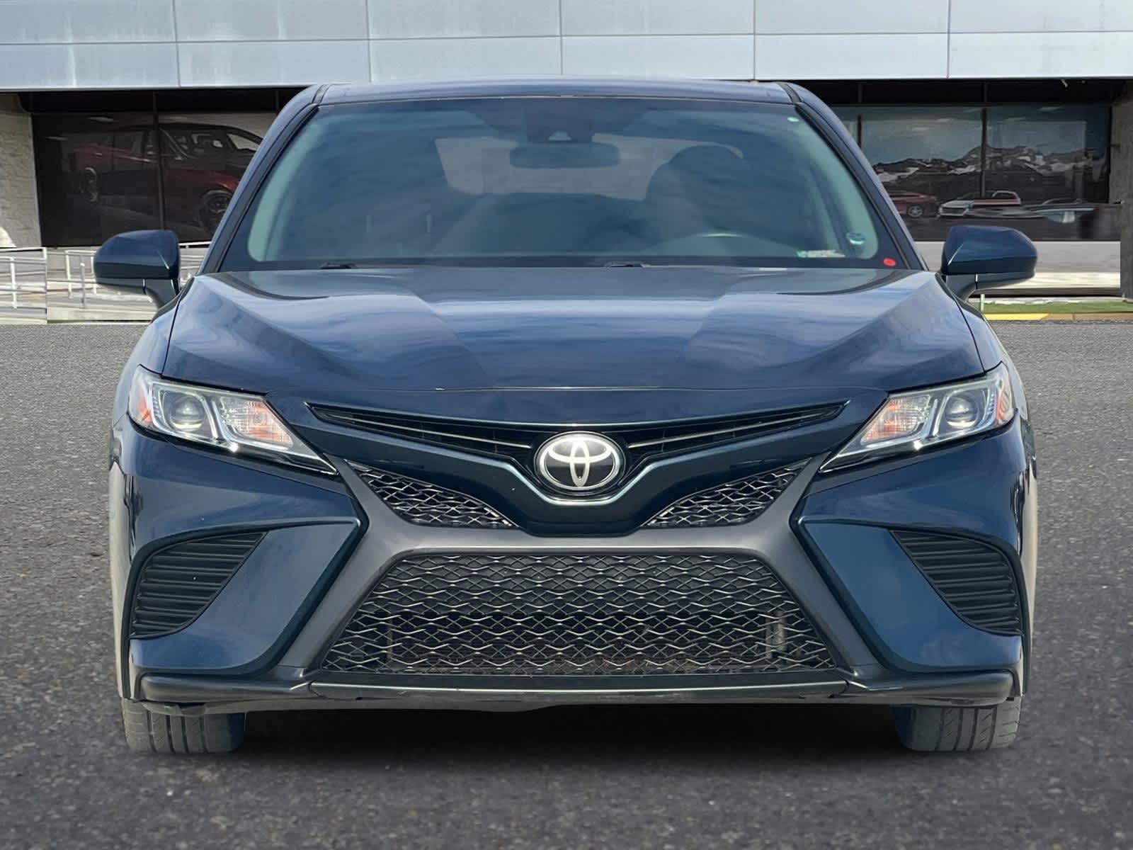 2019 Toyota Camry SE 10