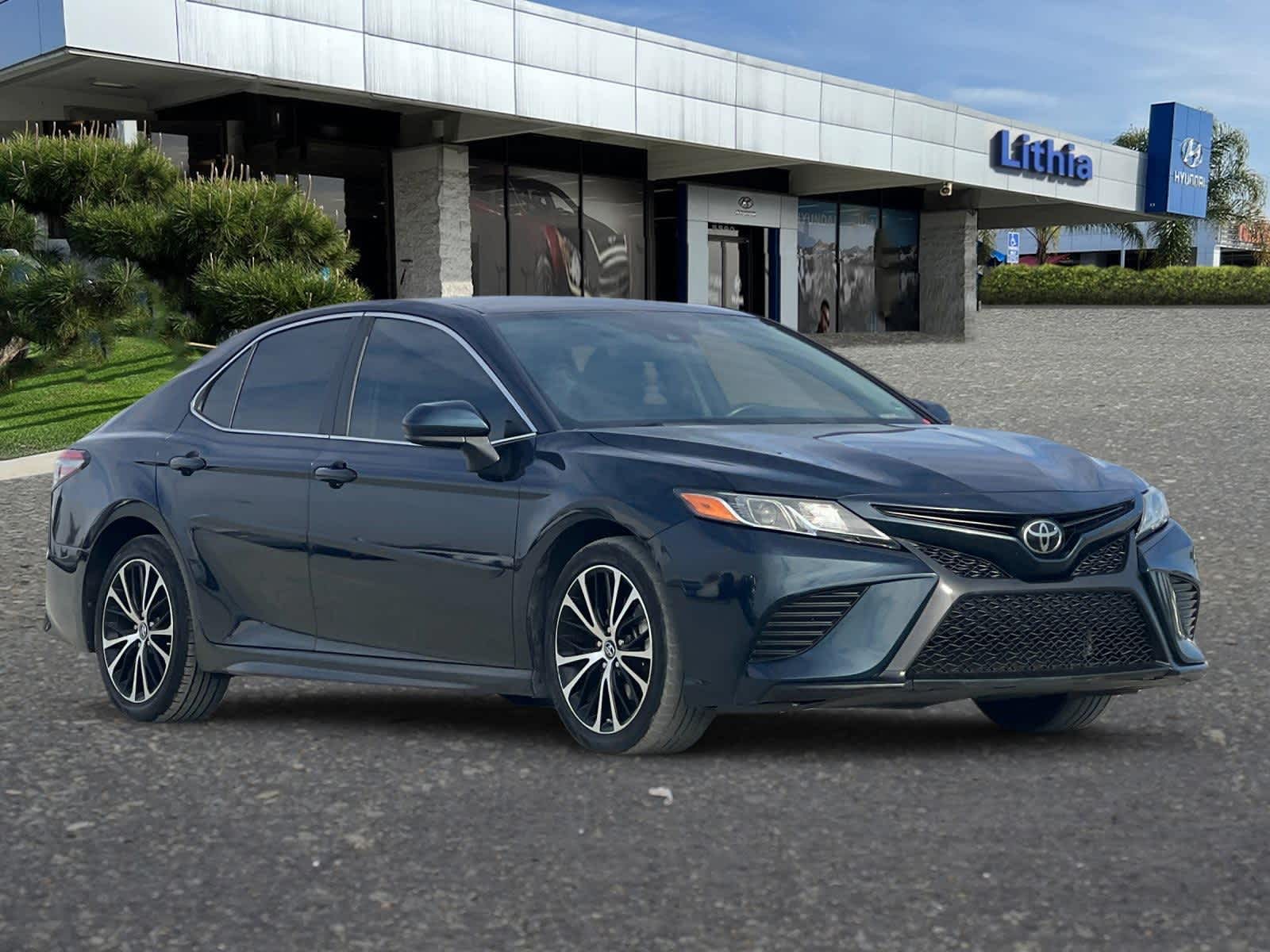 2019 Toyota Camry SE 9