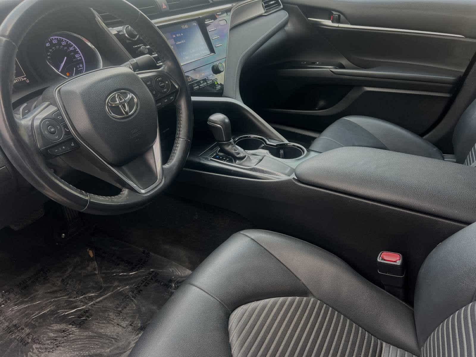 2019 Toyota Camry SE 11