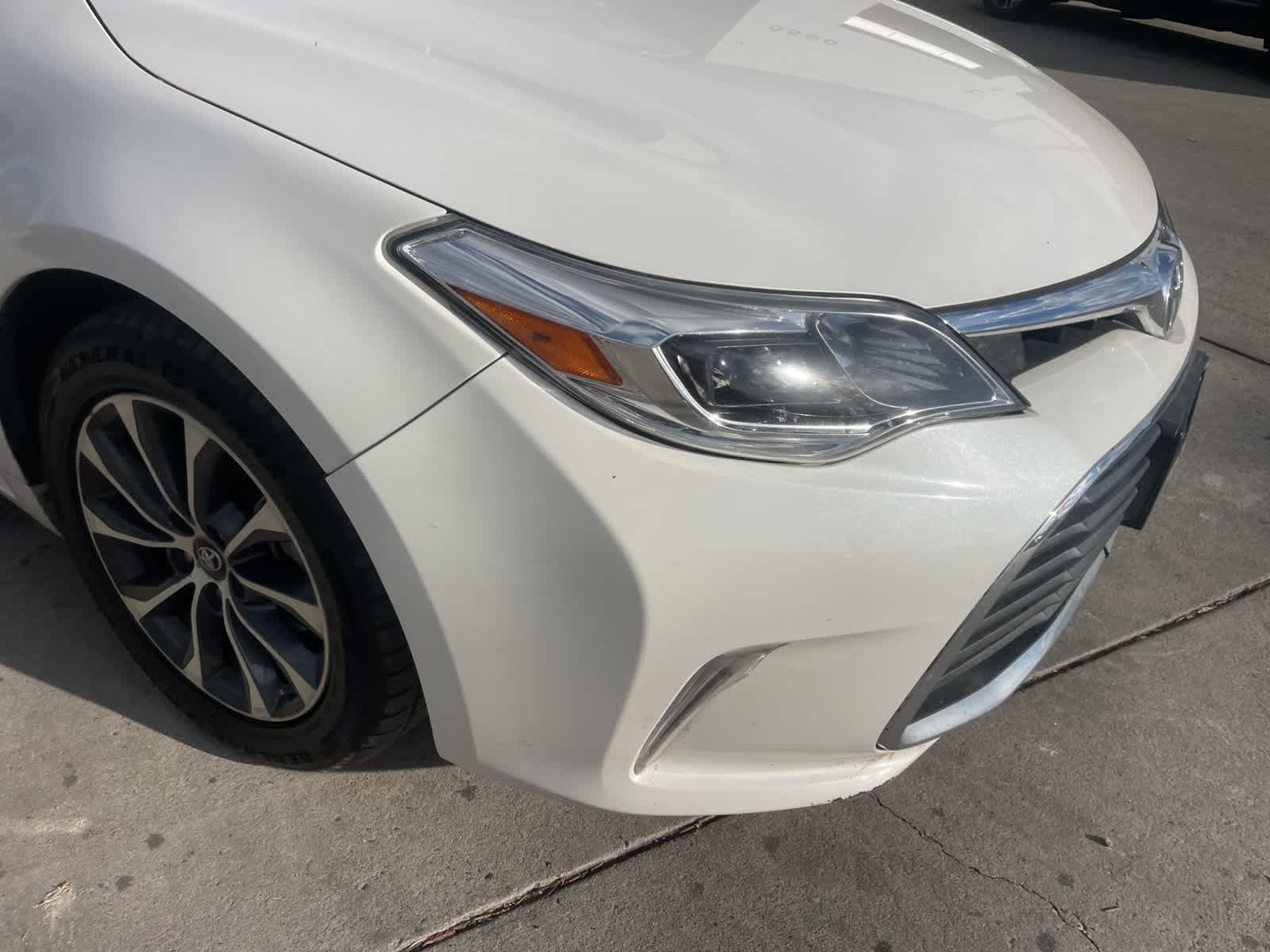 2016 Toyota Avalon XLE Premium 9