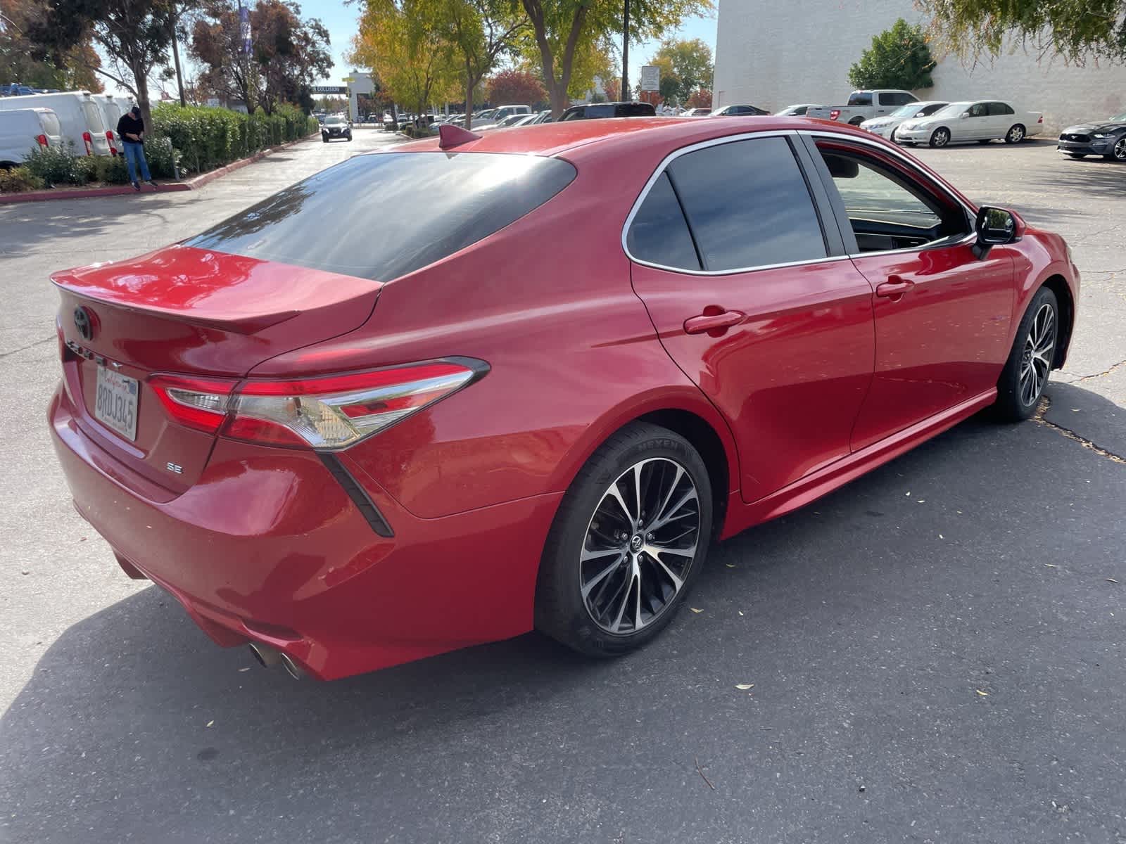 2020 Toyota Camry SE 6