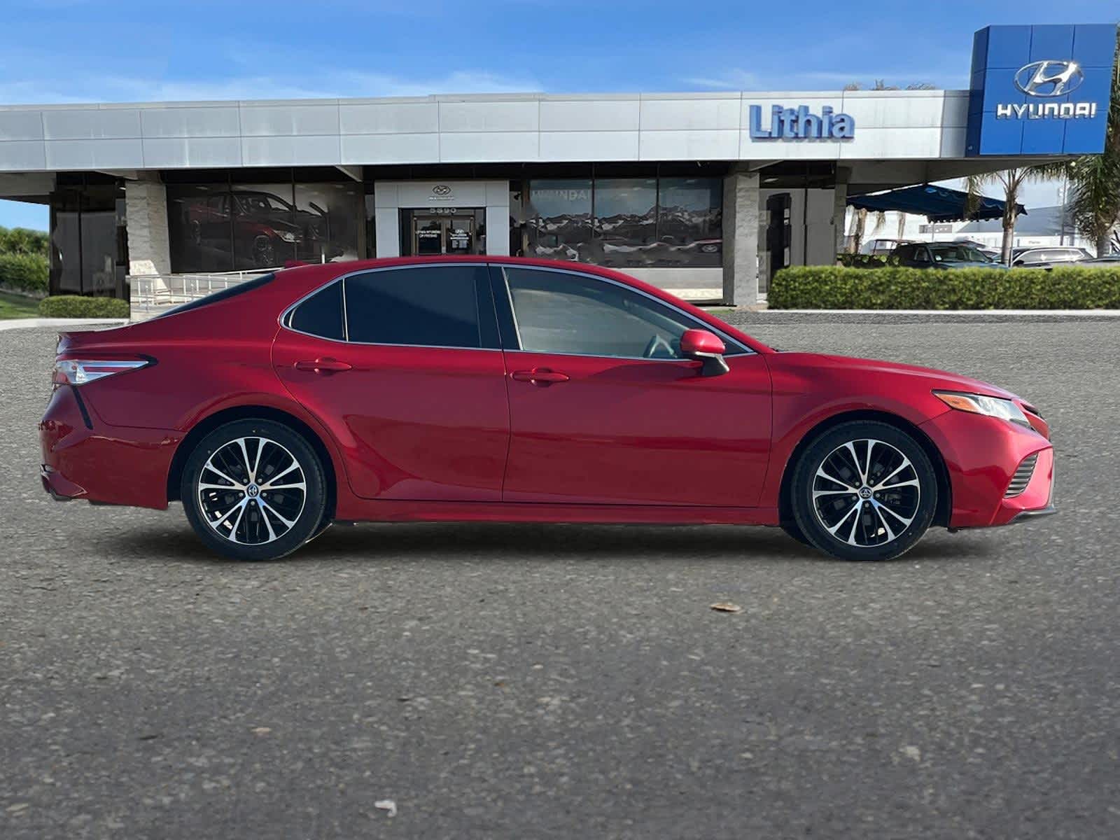 2020 Toyota Camry SE 8