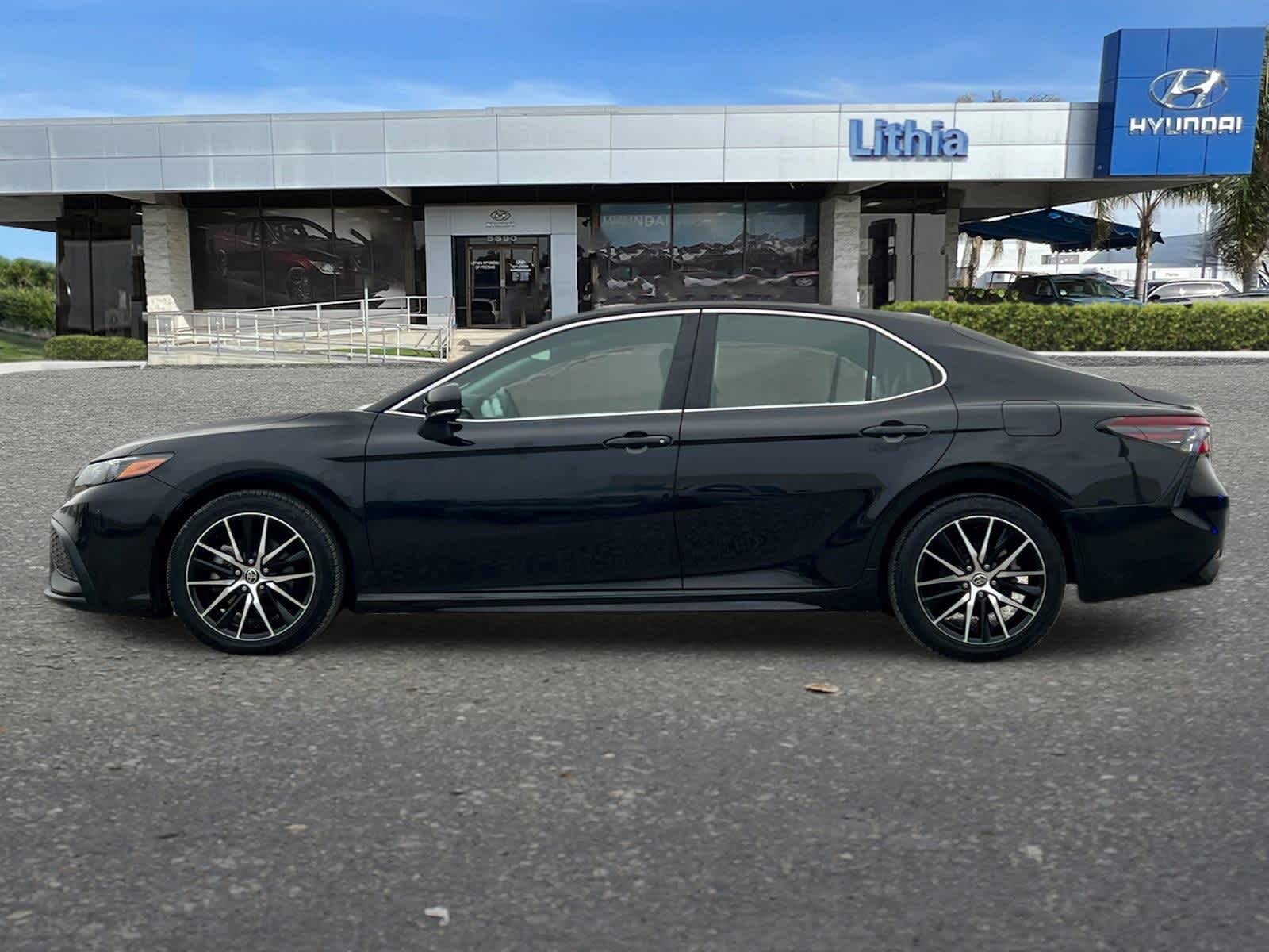 2022 Toyota Camry SE 5