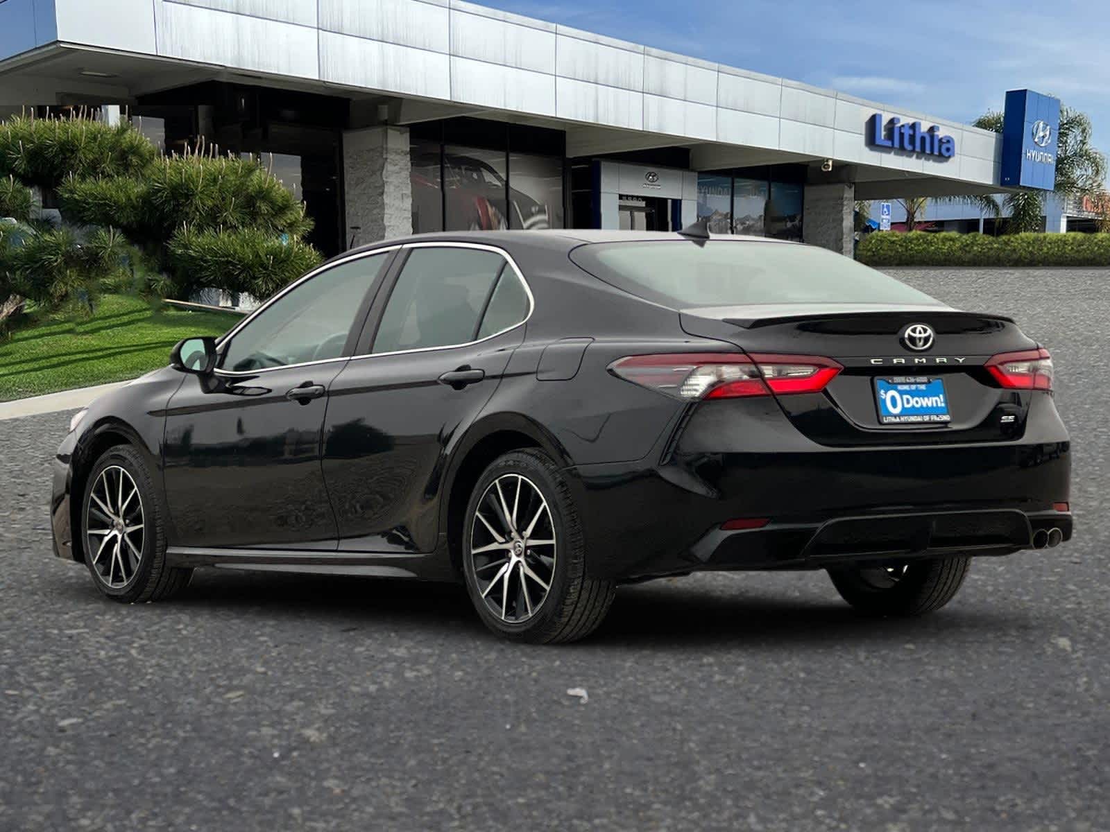 2022 Toyota Camry SE 6