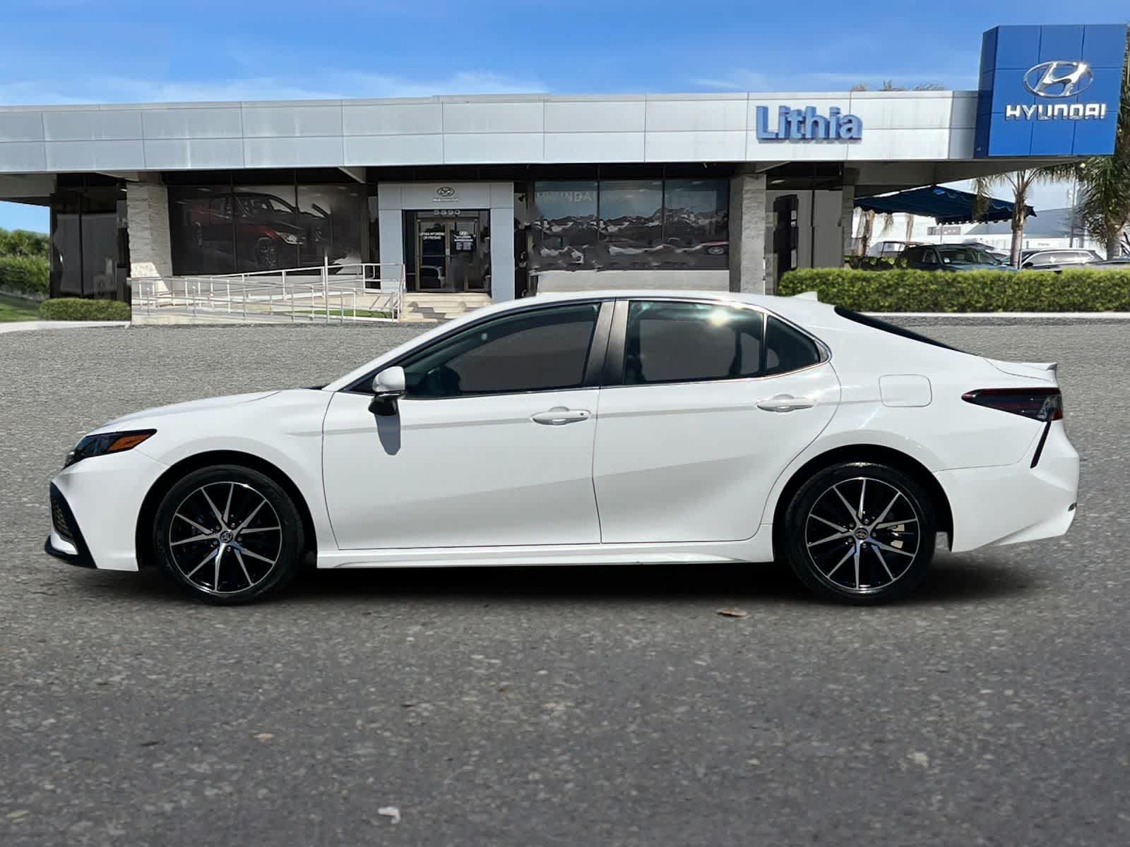 View vehicle photo 6