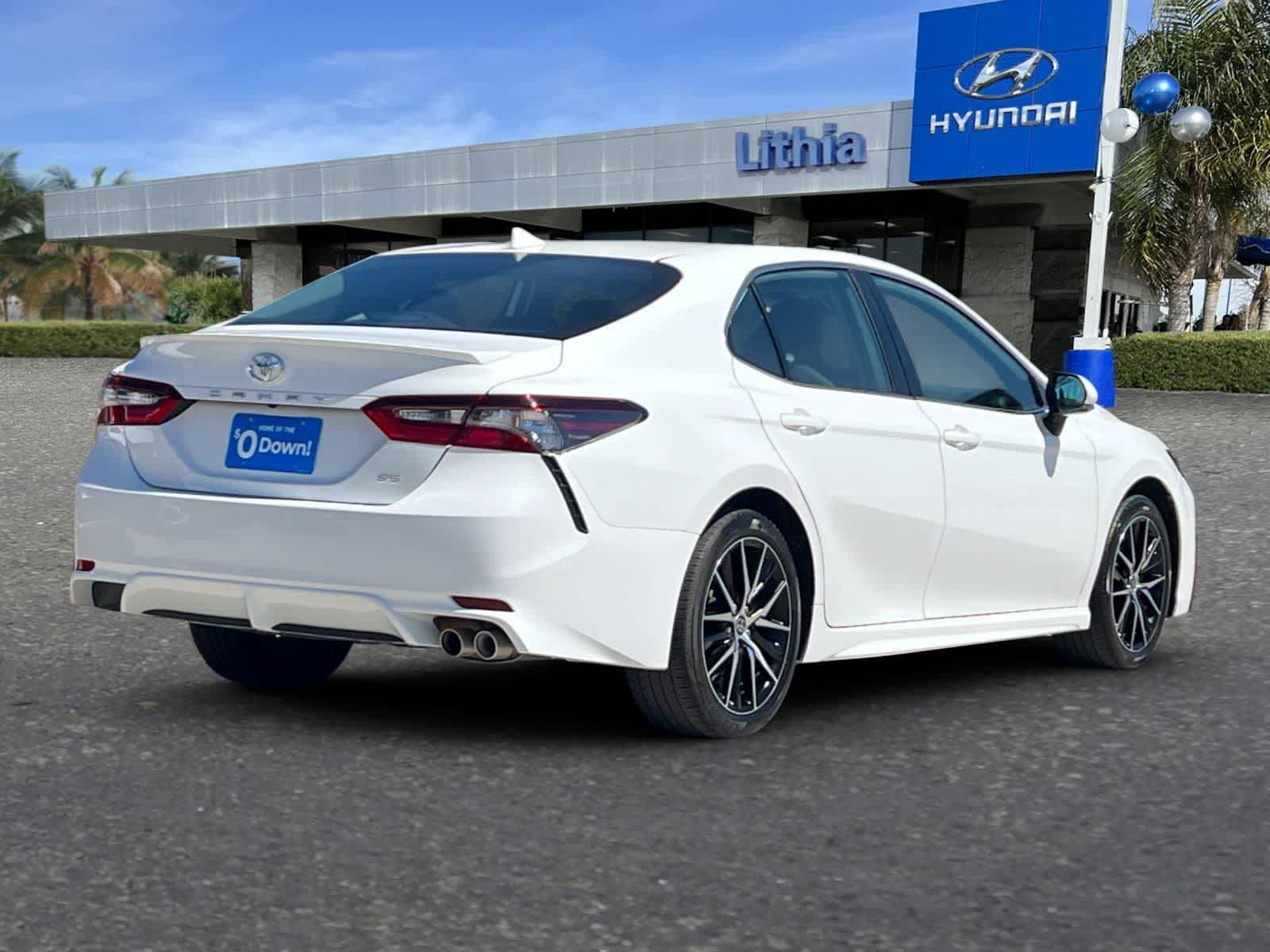 View vehicle photo 3