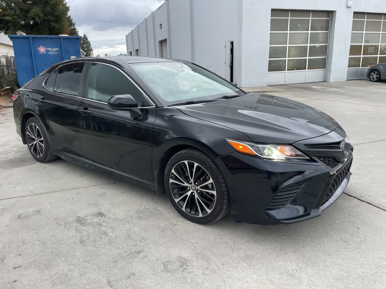 2020 Toyota Camry SE 4