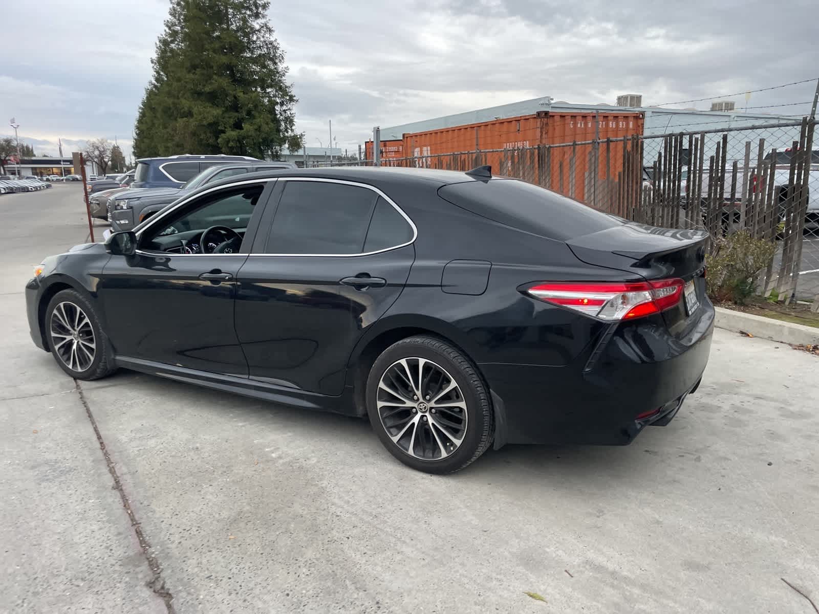 2020 Toyota Camry SE 7