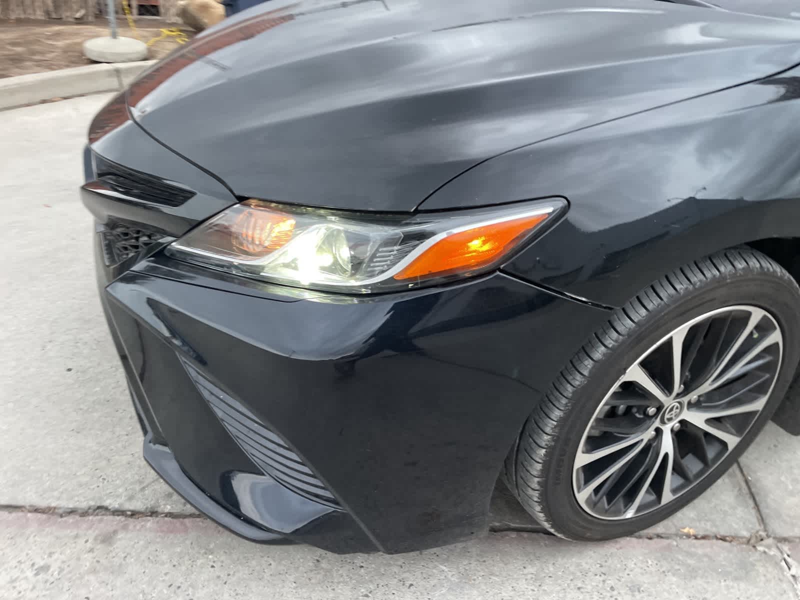 2020 Toyota Camry SE 12