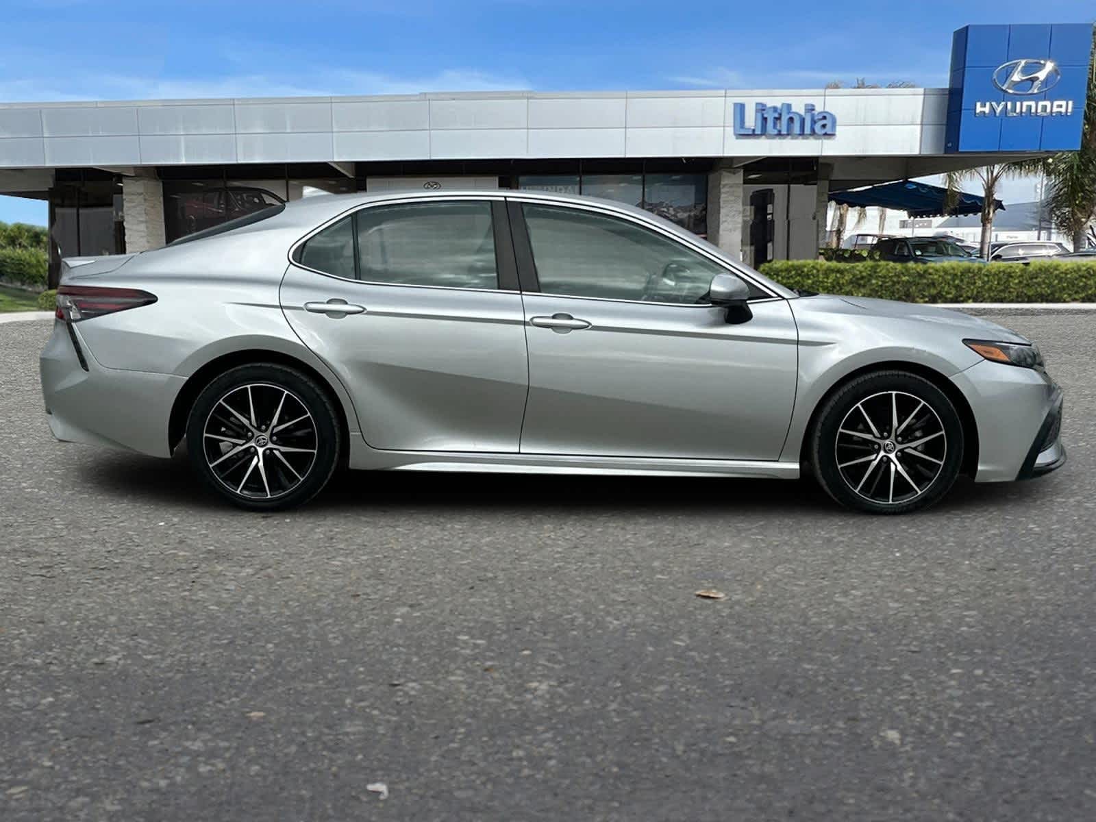 2021 Toyota Camry SE 8