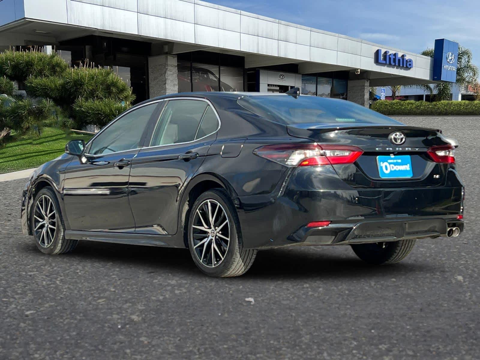 2022 Toyota Camry SE 6