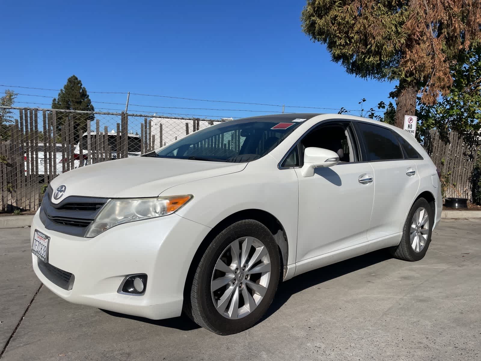 2014 Toyota Venza XLE 2