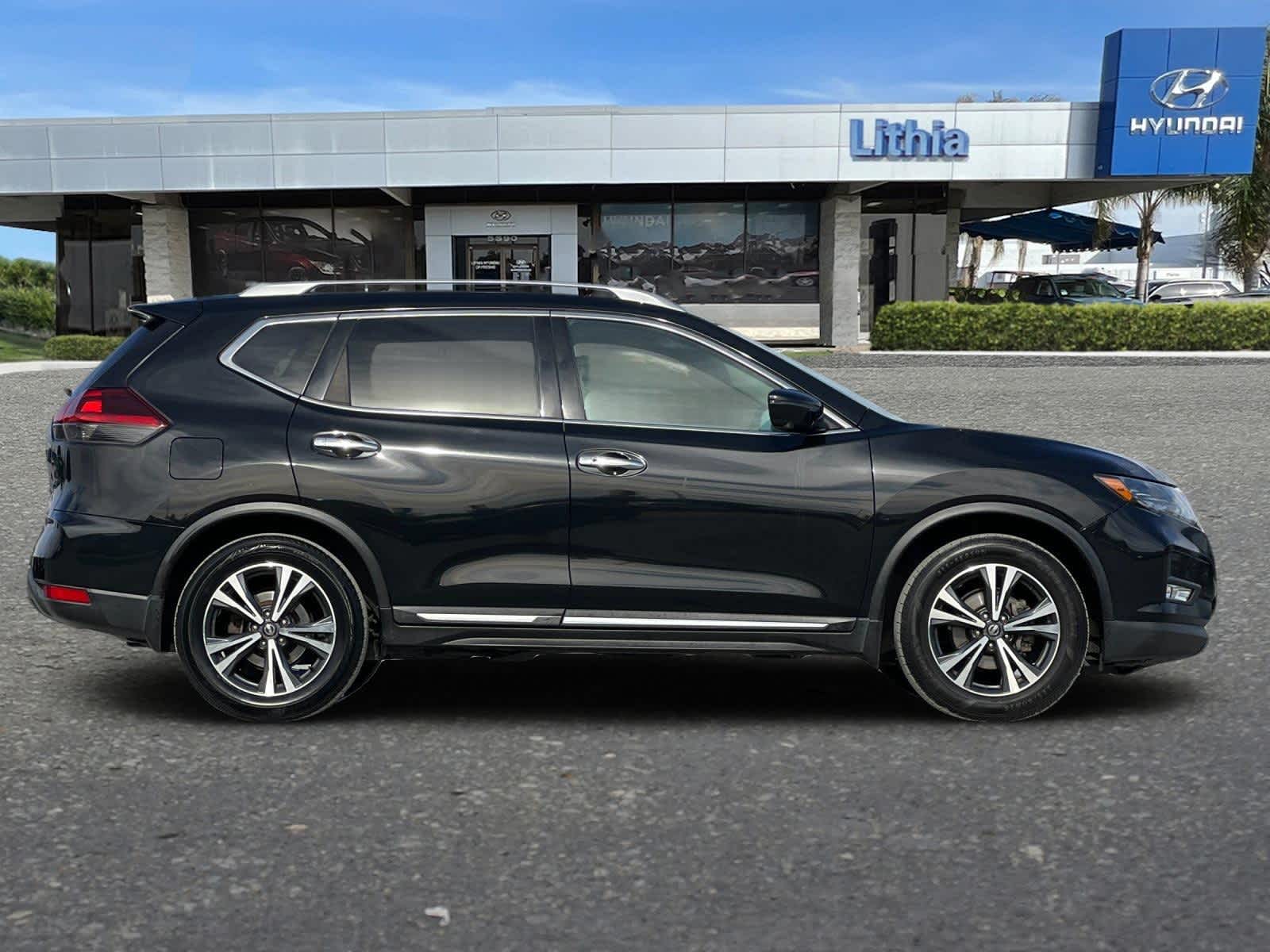 2018 Nissan Rogue SL 8