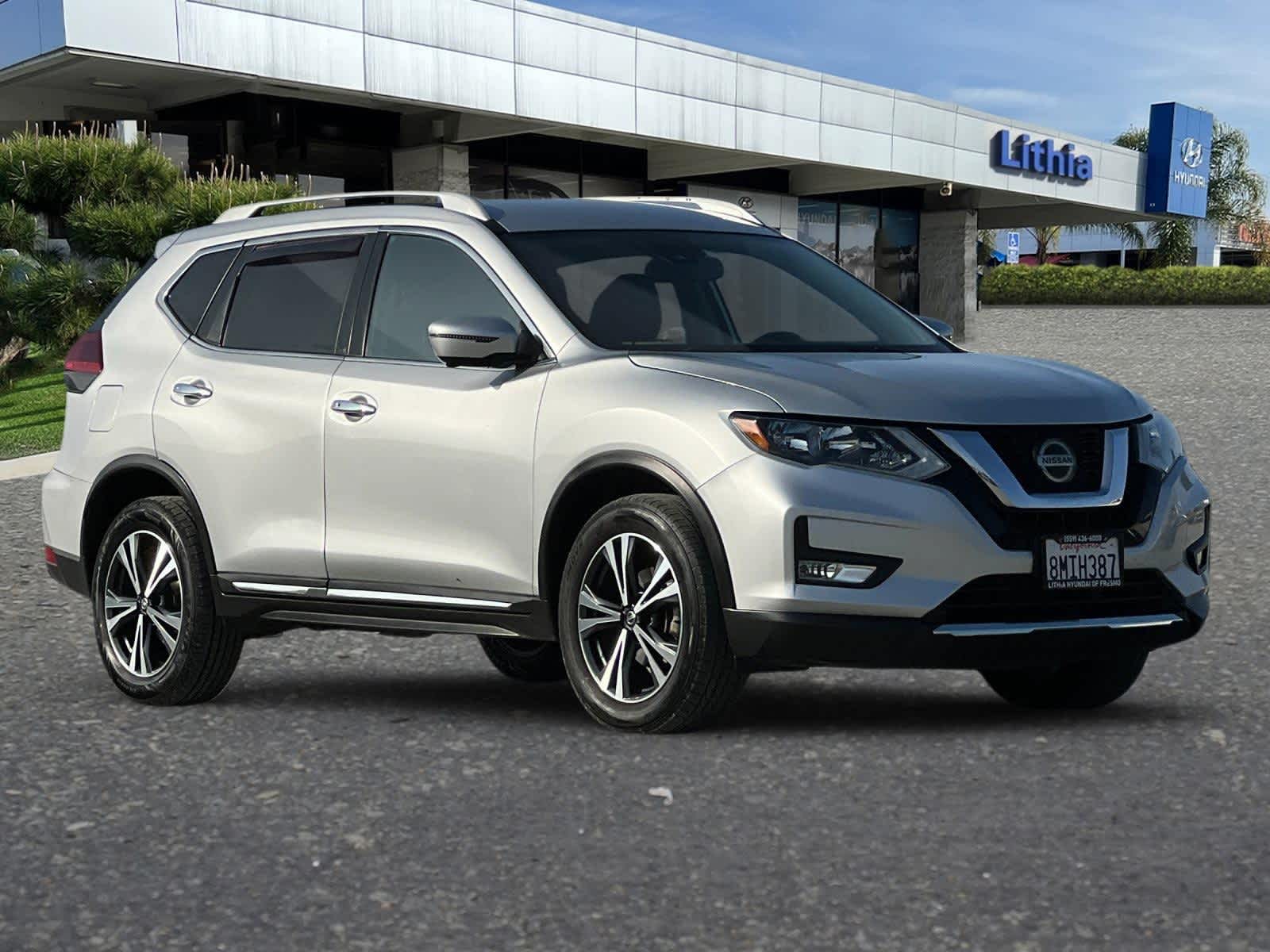 2018 Nissan Rogue SL 9