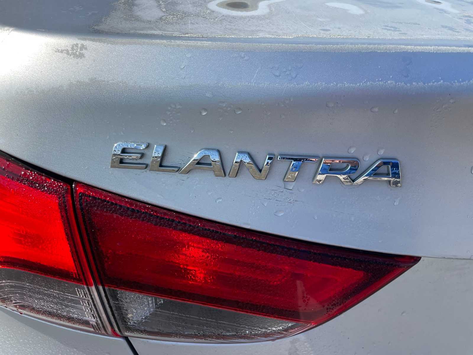 2016 Hyundai Elantra SE 14