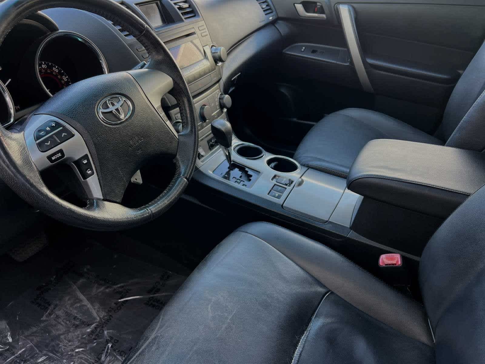 2012 Toyota Highlander SE 11