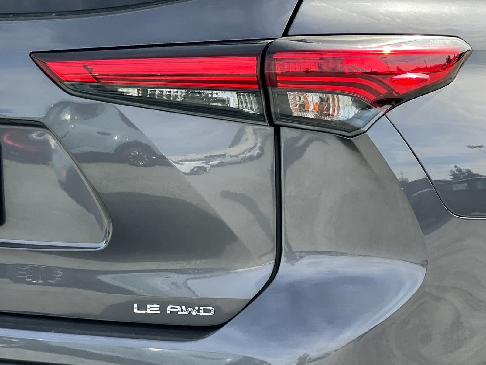 2021 Toyota Highlander LE 26